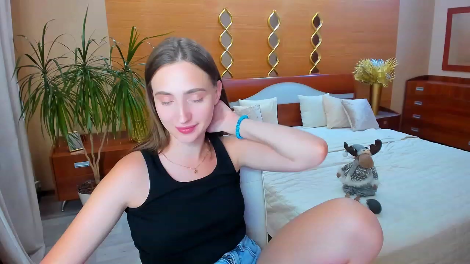 Gallery image thumbnail from WittyBunnyy's myfreecams stream on, 06/06/2023, 22:58 image 14 of 20