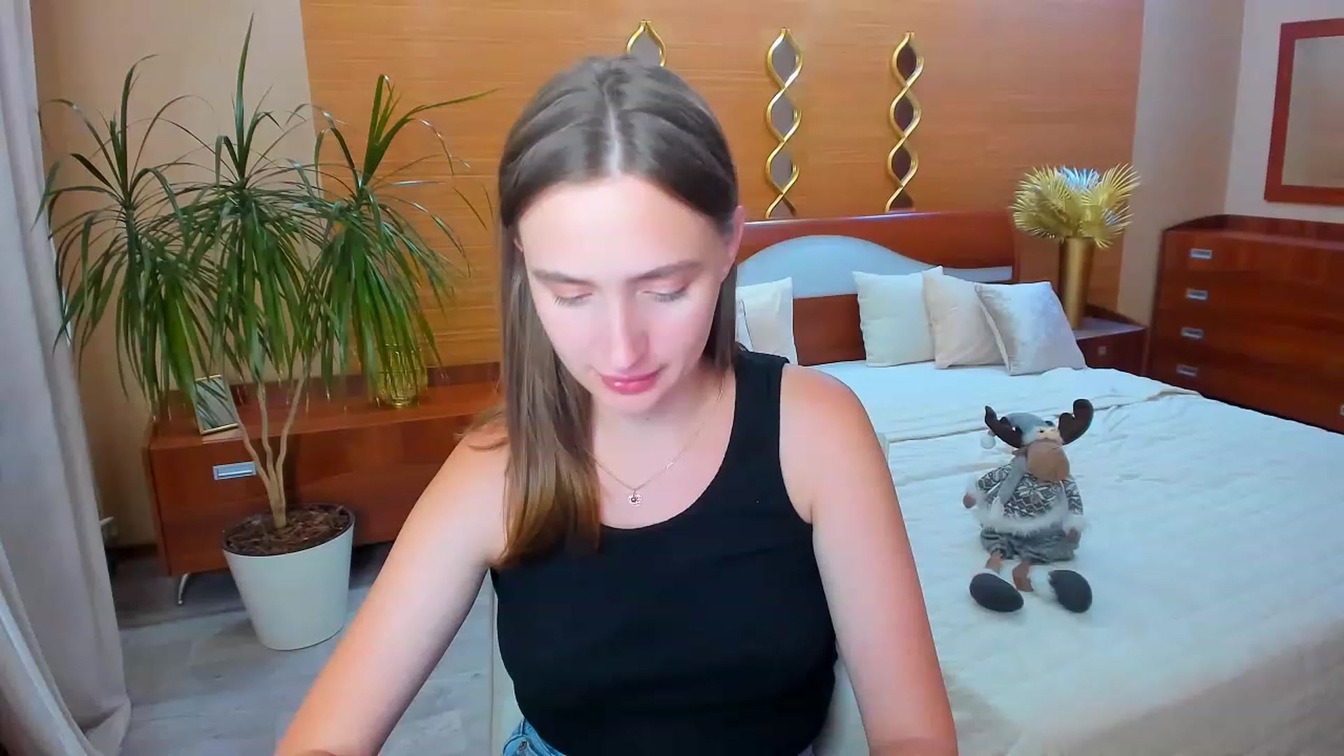 Gallery image thumbnail from WittyBunnyy's myfreecams stream on, 06/06/2023, 22:58 image 18 of 20