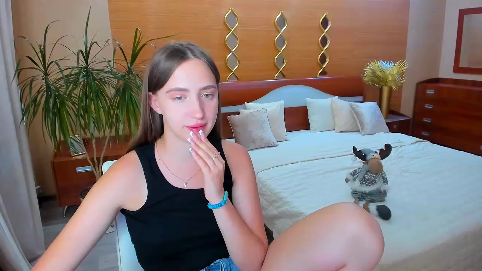 Gallery image thumbnail from WittyBunnyy's myfreecams stream on, 06/06/2023, 22:58 image 1 of 20