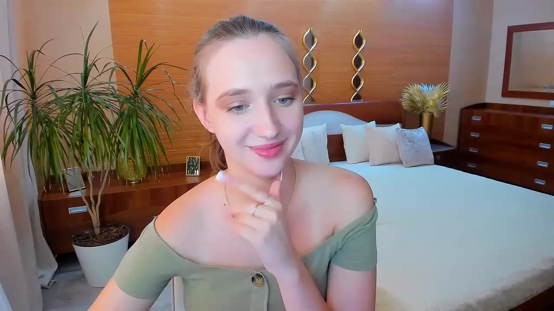 Gallery image thumbnail from WittyBunnyy's myfreecams stream on, 06/20/2023, 08:35 image 15 of 20