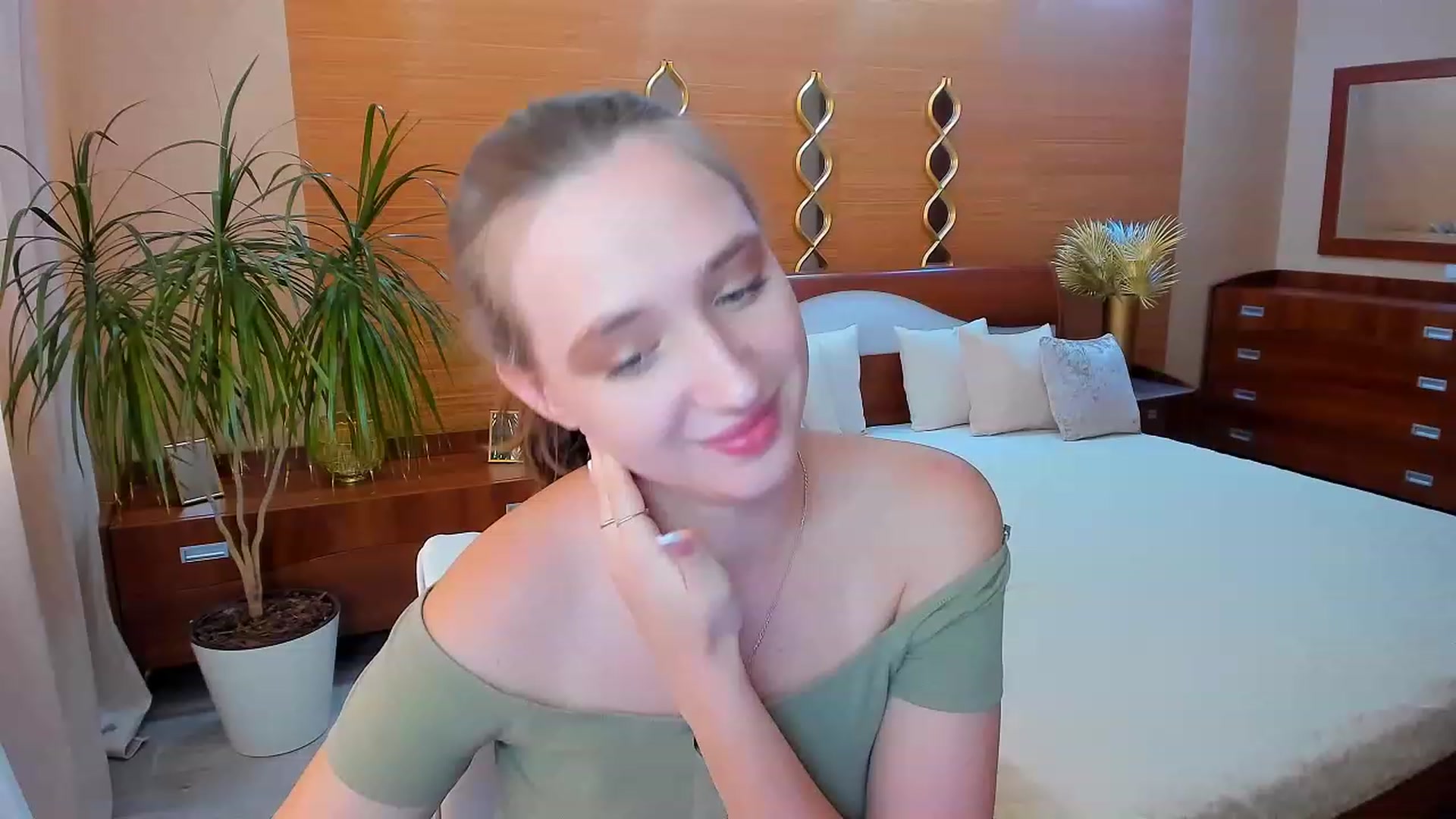 Gallery image thumbnail from WittyBunnyy's myfreecams stream on, 06/20/2023, 08:35 image 14 of 20