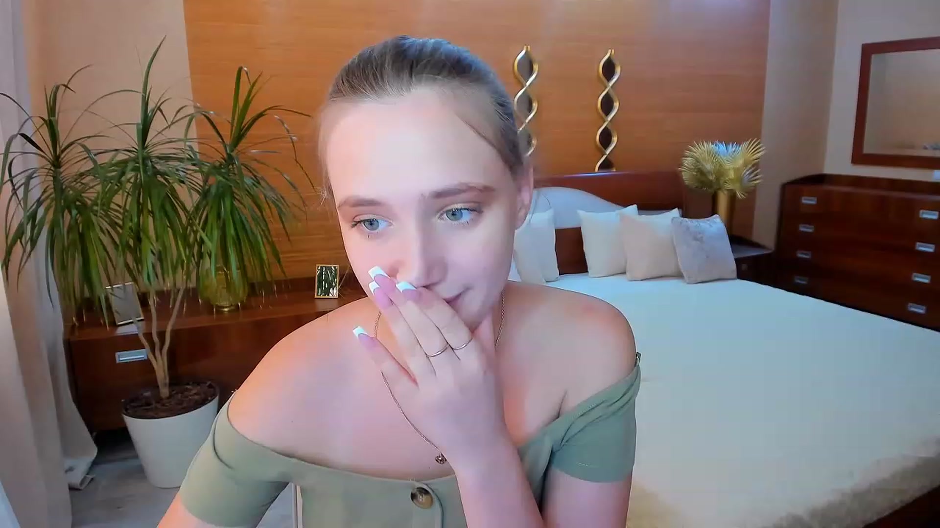 Gallery image thumbnail from WittyBunnyy's myfreecams stream on, 06/20/2023, 08:35 image 13 of 20