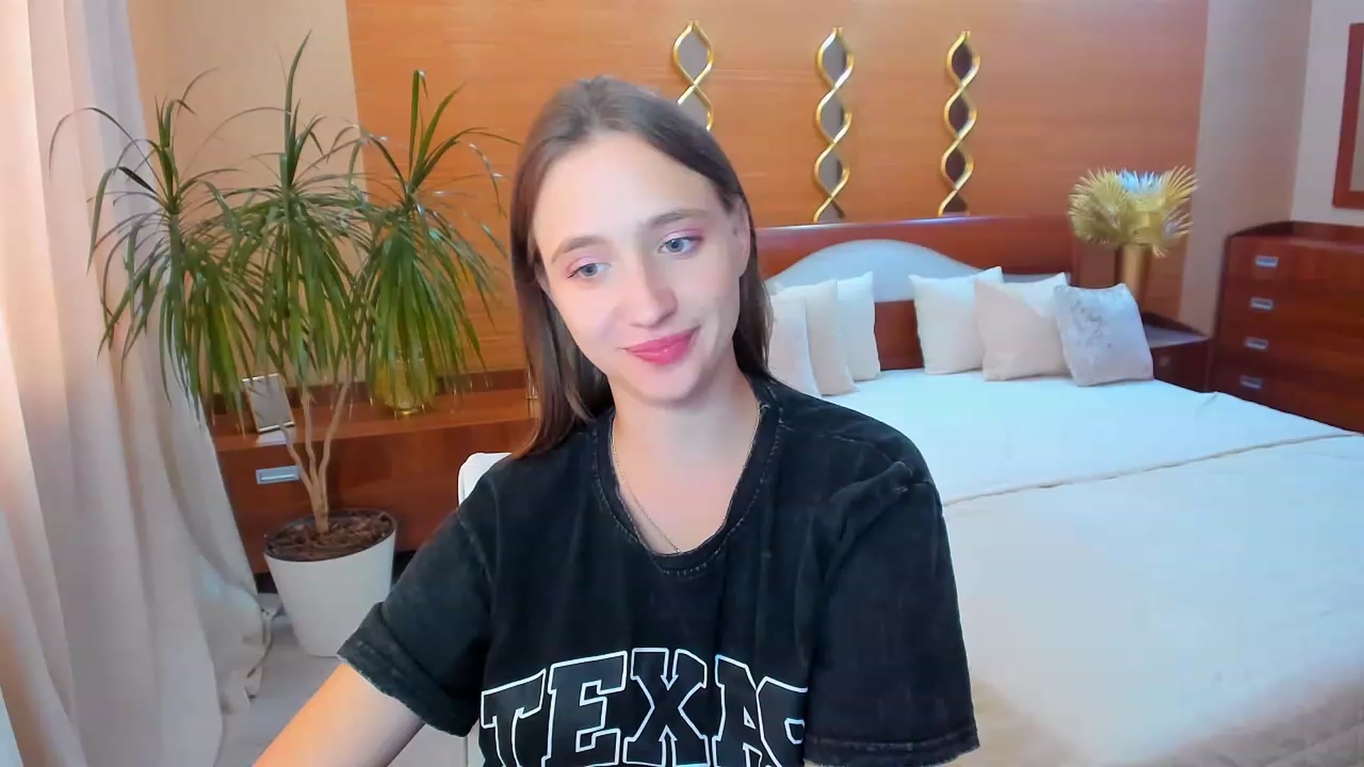 Gallery image thumbnail from WittyBunnyy's myfreecams stream on, 06/22/2023, 12:54 image 10 of 20