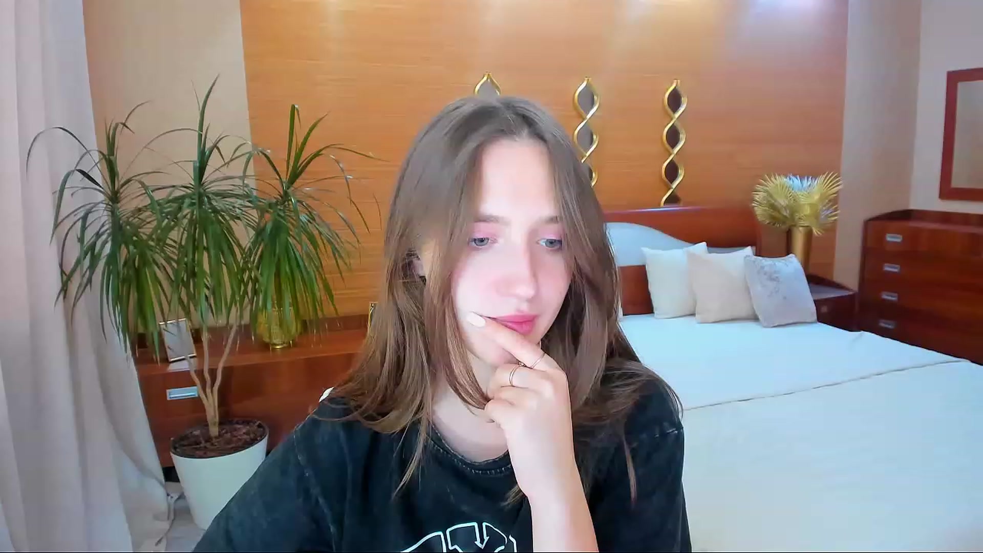 Gallery image thumbnail from WittyBunnyy's myfreecams stream on, 06/22/2023, 15:01 image 11 of 20