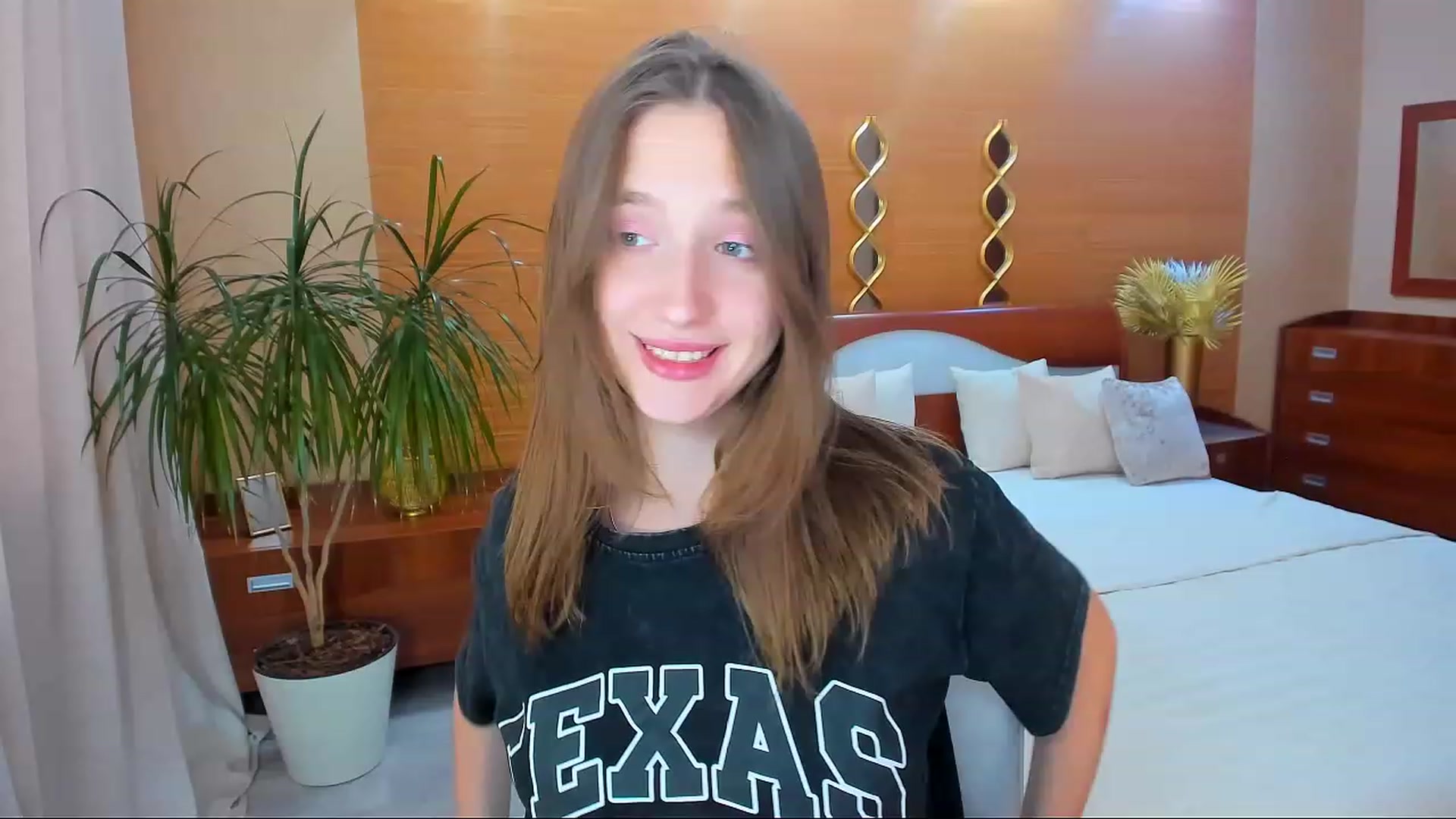 Gallery image thumbnail from WittyBunnyy's myfreecams stream on, 06/22/2023, 15:01 image 16 of 20