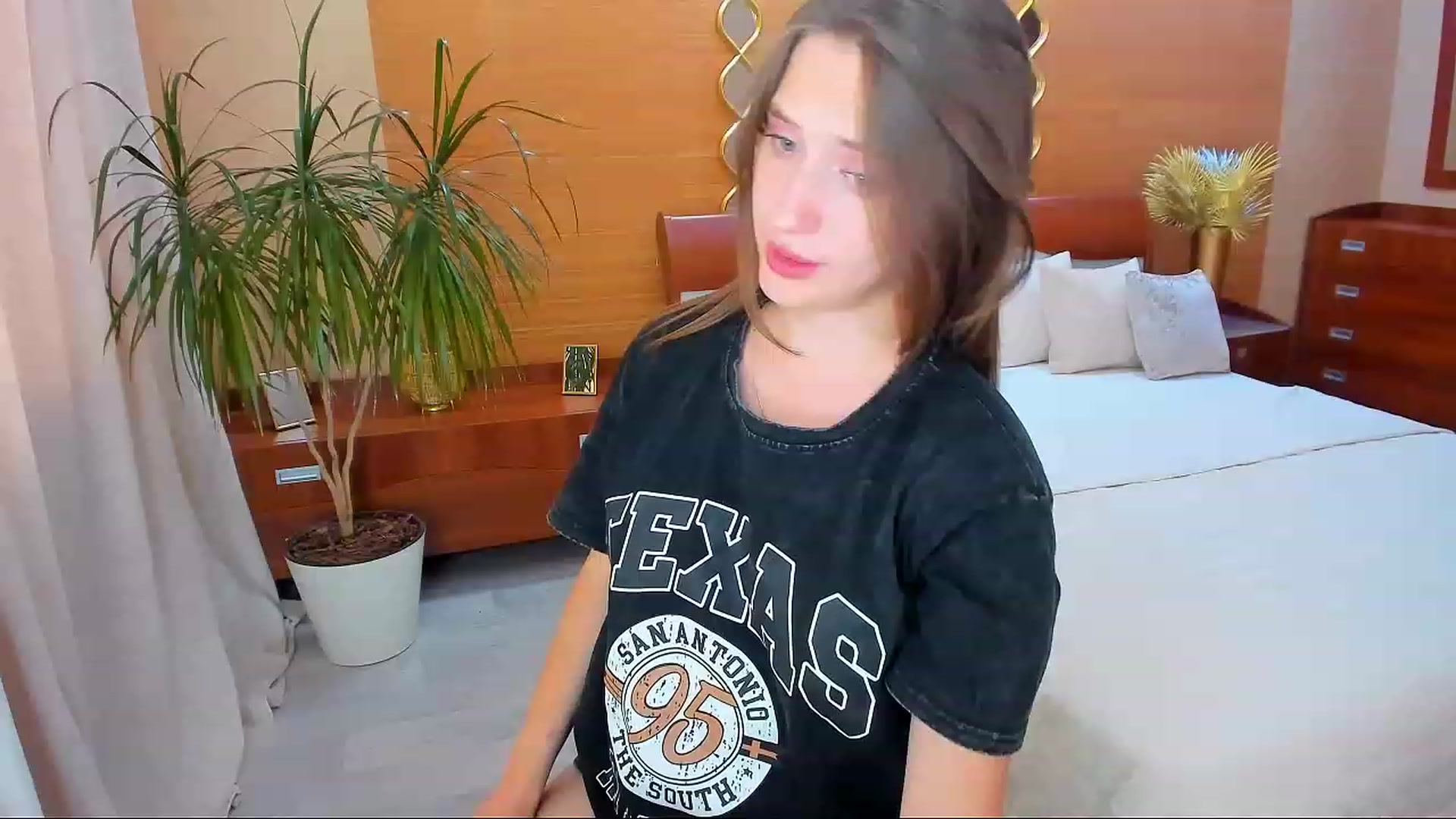 Gallery image thumbnail from WittyBunnyy's myfreecams stream on, 06/22/2023, 15:01 image 2 of 20