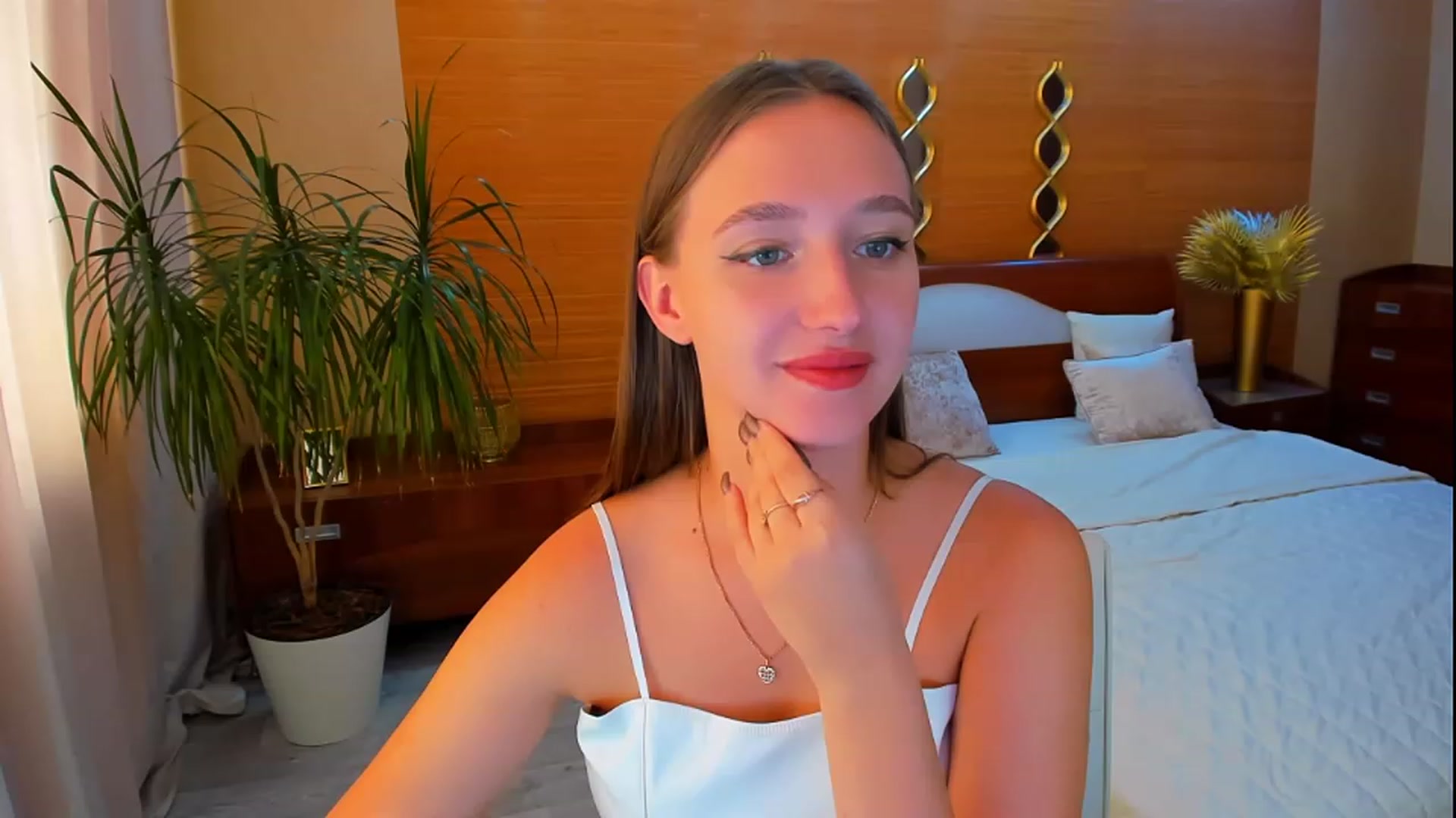 Gallery image thumbnail from WittyBunnyy's myfreecams stream on, 08/25/2023, 10:20 image 17 of 20