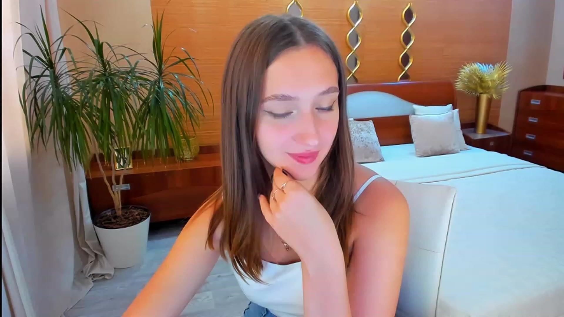 Gallery image thumbnail from WittyBunnyy's myfreecams stream on, 08/25/2023, 13:33 image 10 of 20