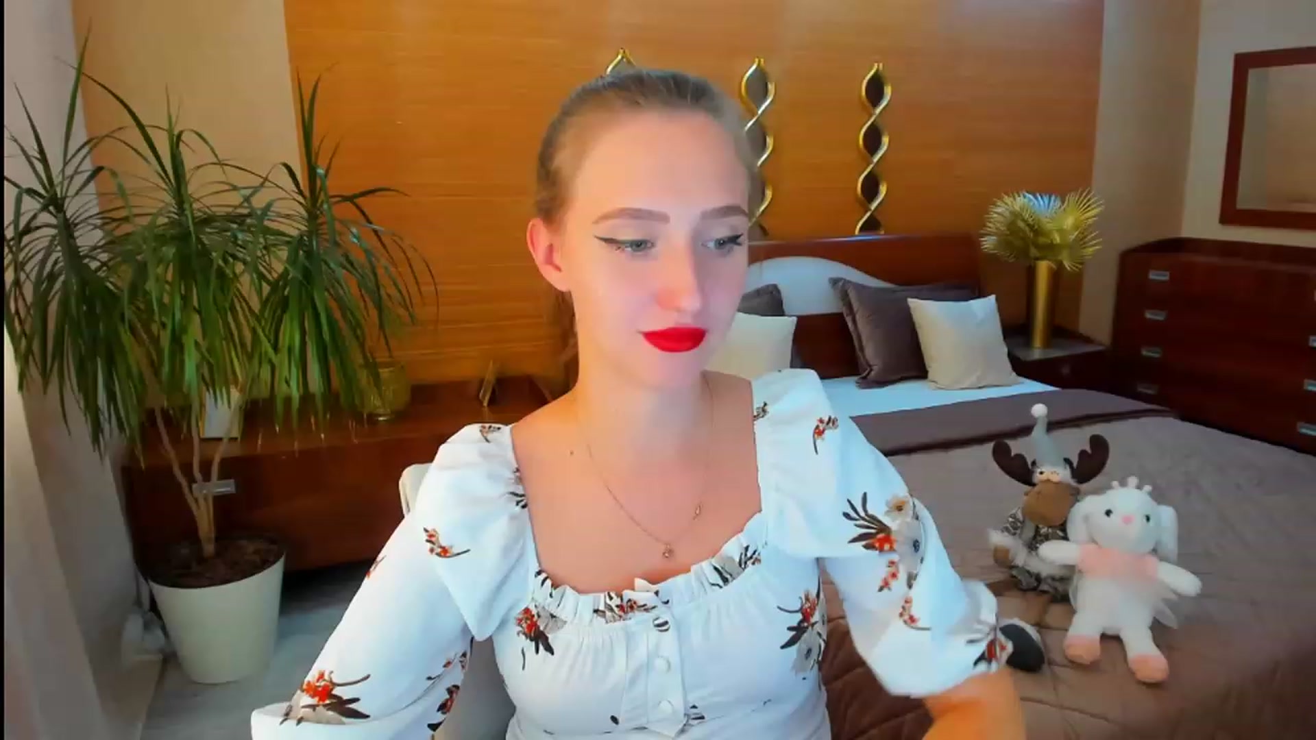 Gallery image thumbnail from WittyBunnyy's myfreecams stream on, 09/04/2023, 11:27 image 5 of 20