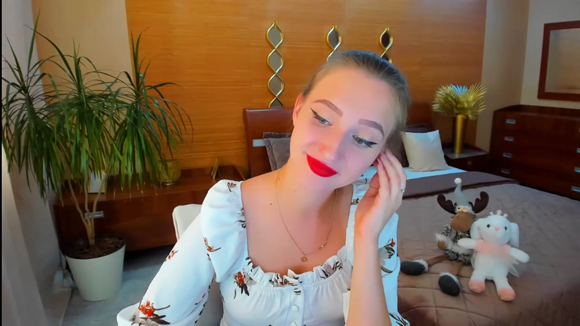 Gallery image thumbnail from WittyBunnyy's myfreecams stream on, 09/04/2023, 11:27 image 1 of 20