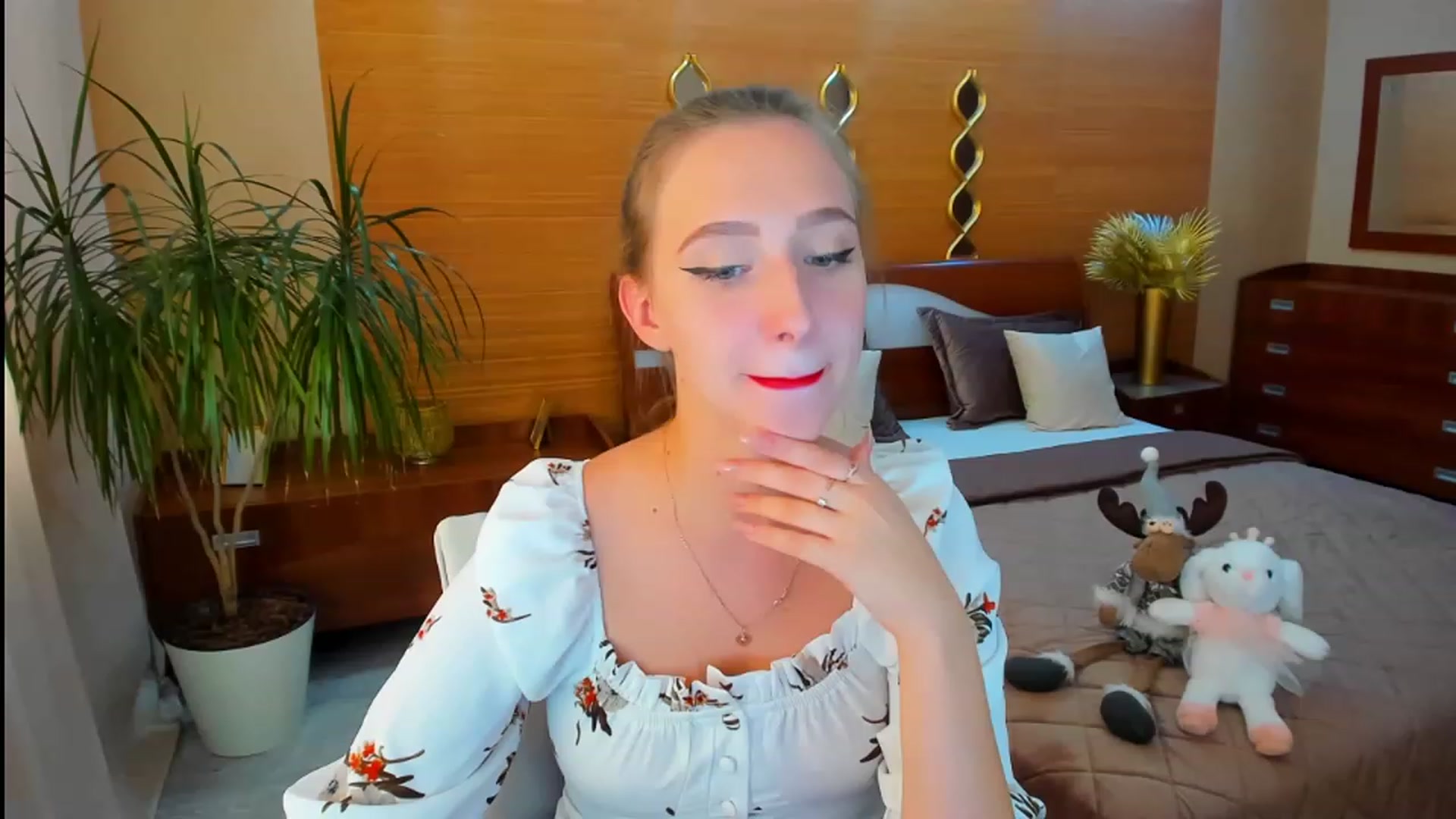 Gallery image thumbnail from WittyBunnyy's myfreecams stream on, 09/04/2023, 11:27 image 10 of 20