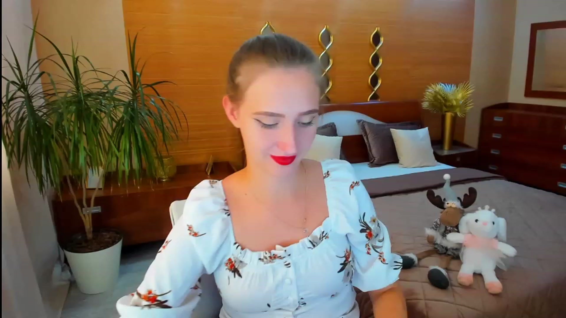 Gallery image thumbnail from WittyBunnyy's myfreecams stream on, 09/04/2023, 11:27 image 13 of 20