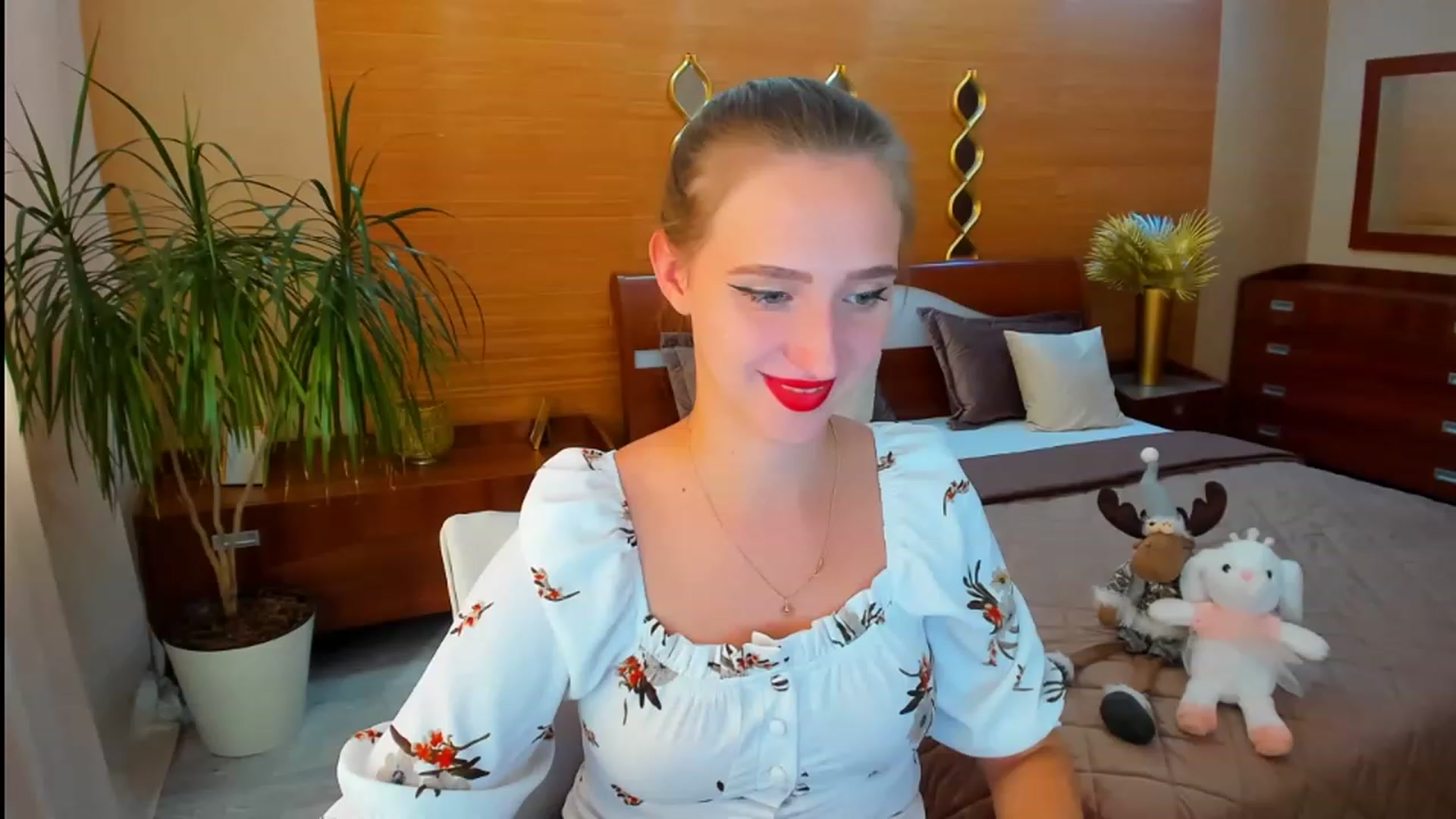 Gallery image thumbnail from WittyBunnyy's myfreecams stream on, 09/04/2023, 11:27 image 6 of 20