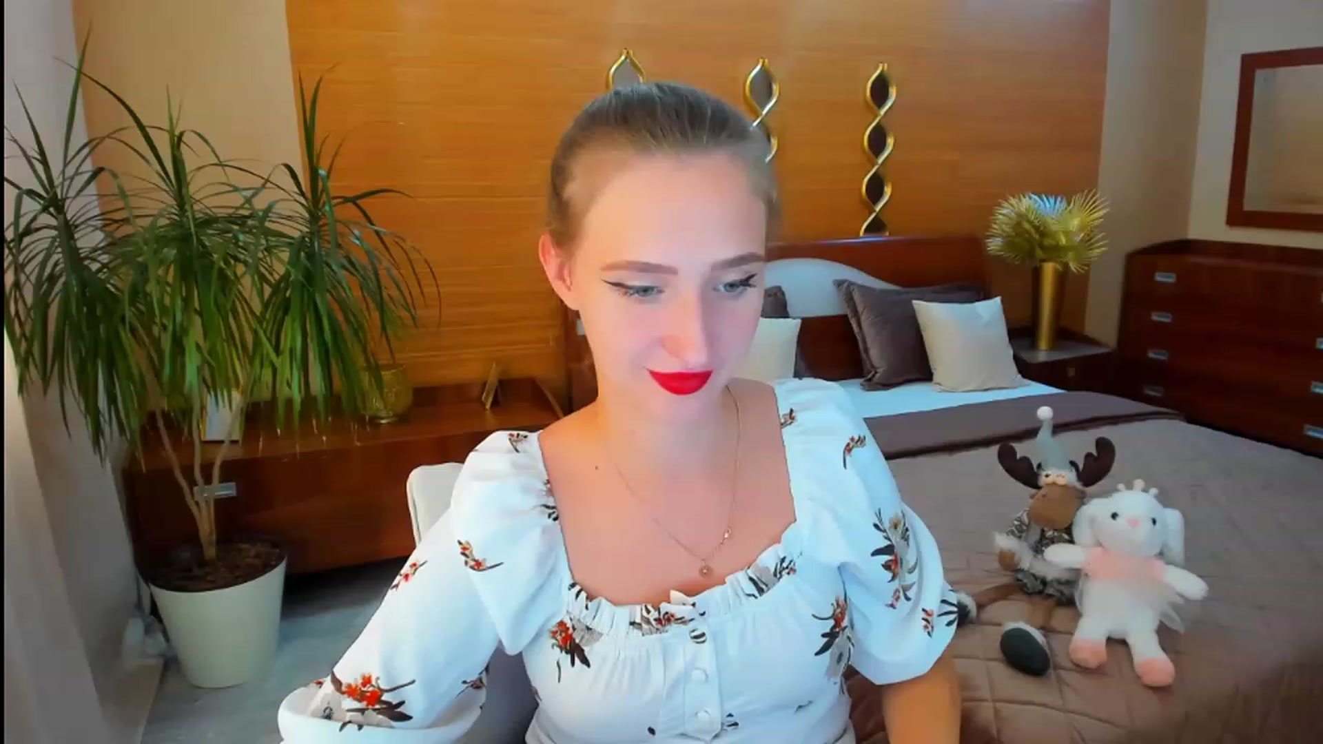 Gallery image thumbnail from WittyBunnyy's myfreecams stream on, 09/04/2023, 11:27 image 18 of 20
