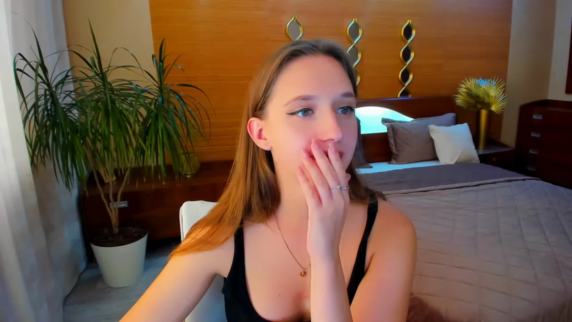 Gallery image thumbnail from WittyBunnyy's myfreecams stream on, 09/26/2023, 11:06 image 4 of 20