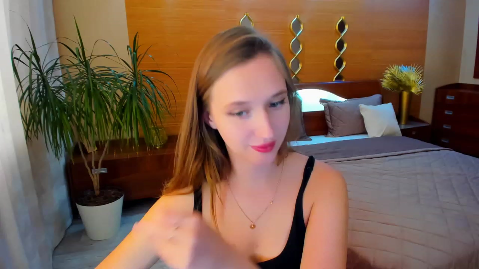 Gallery image thumbnail from WittyBunnyy's myfreecams stream on, 09/26/2023, 11:06 image 10 of 20