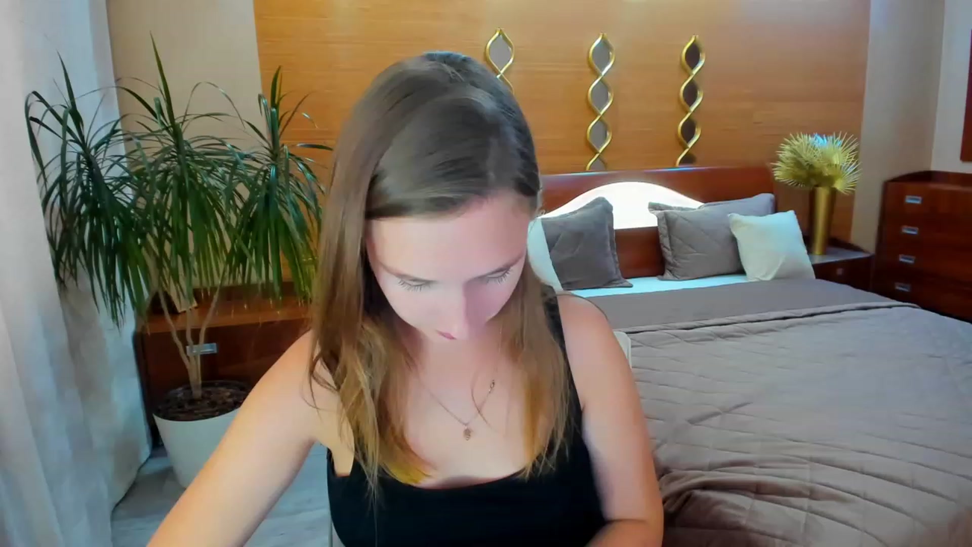 Gallery image thumbnail from WittyBunnyy's myfreecams stream on, 09/26/2023, 13:47 image 10 of 20