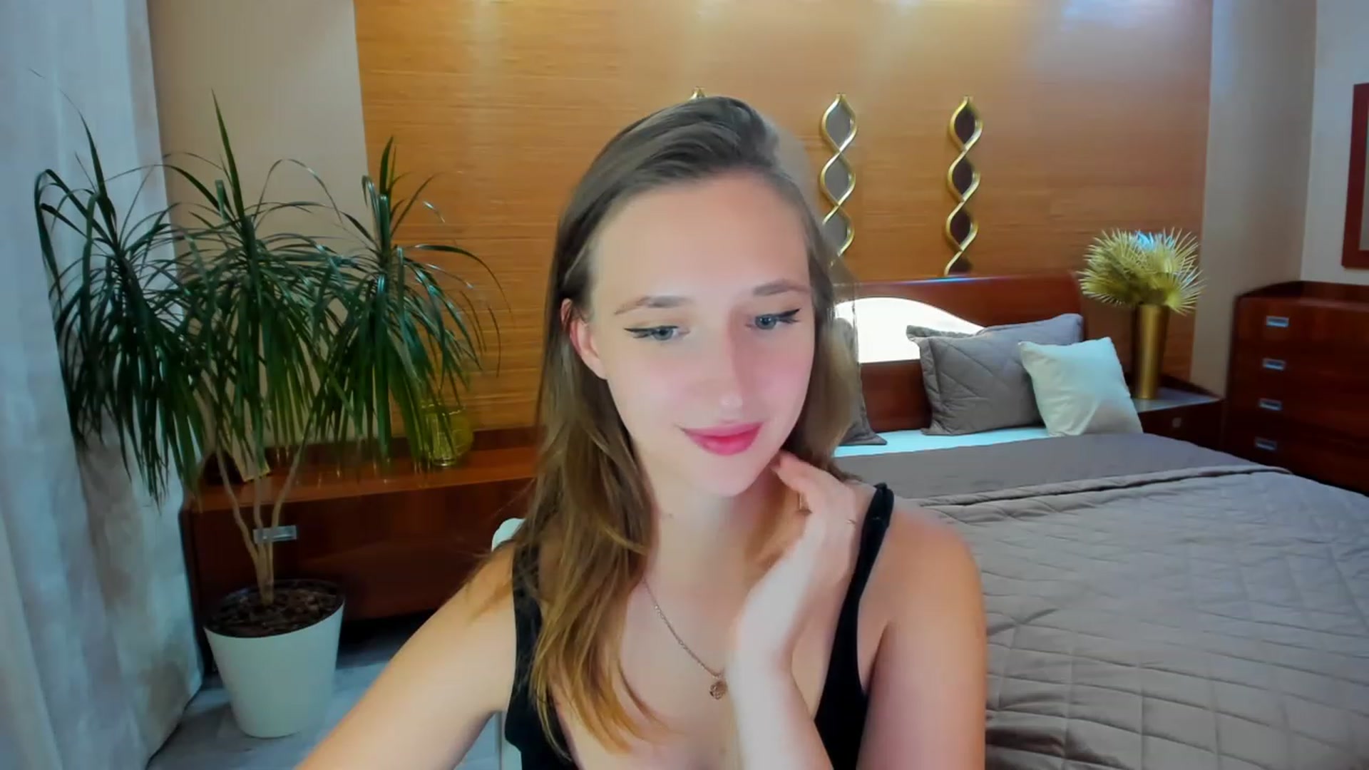 Gallery image thumbnail from WittyBunnyy's myfreecams stream on, 09/26/2023, 14:32 image 14 of 20