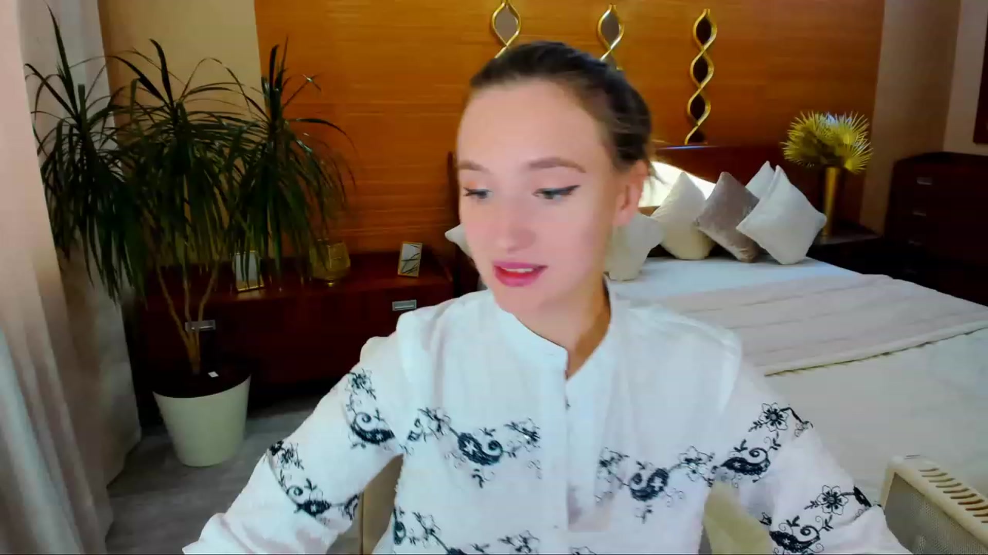 Gallery image thumbnail from WittyBunnyy's myfreecams stream on, 10/04/2023, 09:46 image 6 of 20