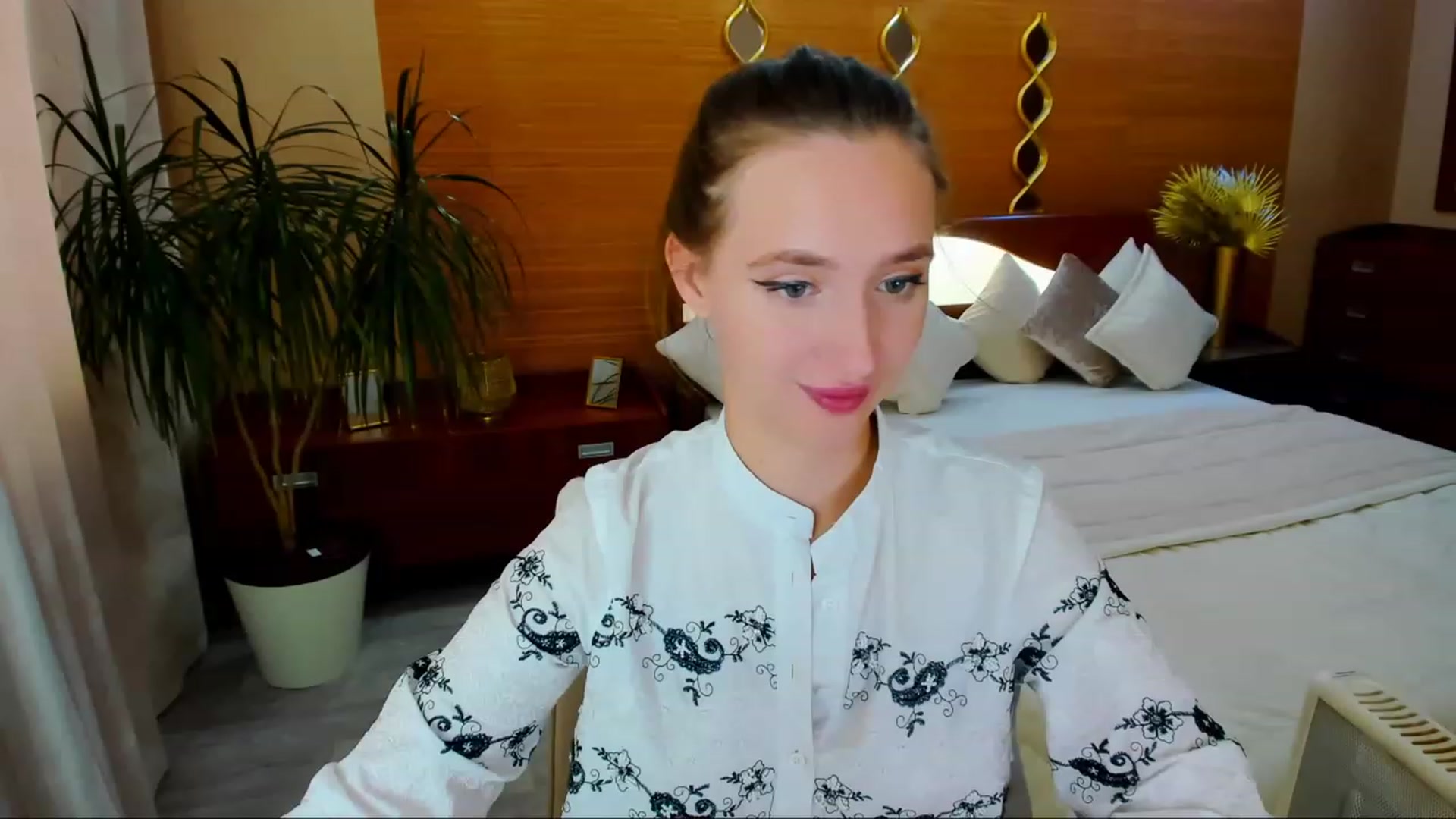 Gallery image thumbnail from WittyBunnyy's myfreecams stream on, 10/04/2023, 09:46 image 3 of 20