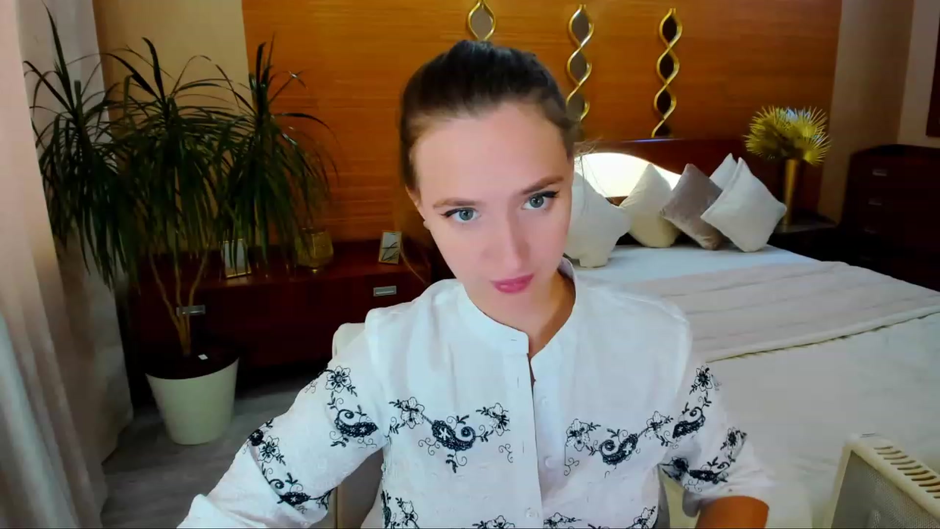 Gallery image thumbnail from WittyBunnyy's myfreecams stream on, 10/04/2023, 09:46 image 7 of 20