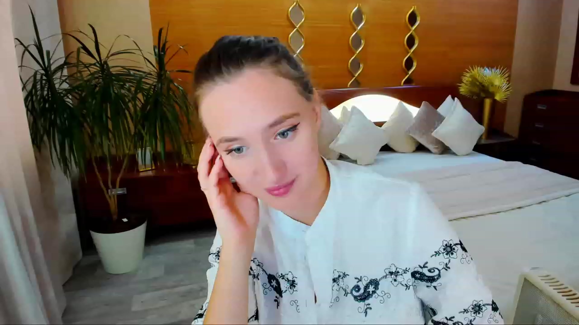 Gallery image thumbnail from WittyBunnyy's myfreecams stream on, 10/04/2023, 09:46 image 18 of 20