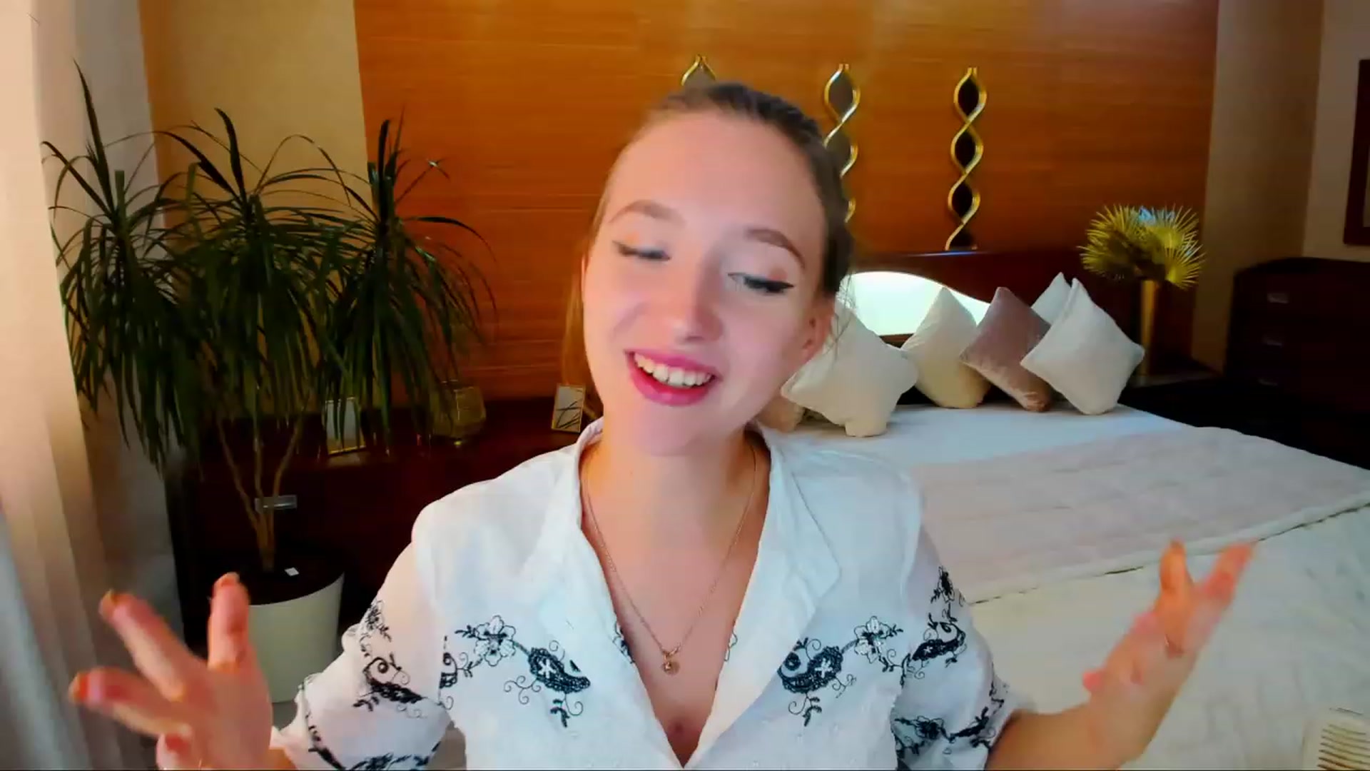 Gallery image thumbnail from WittyBunnyy's myfreecams stream on, 10/04/2023, 11:02 image 8 of 20