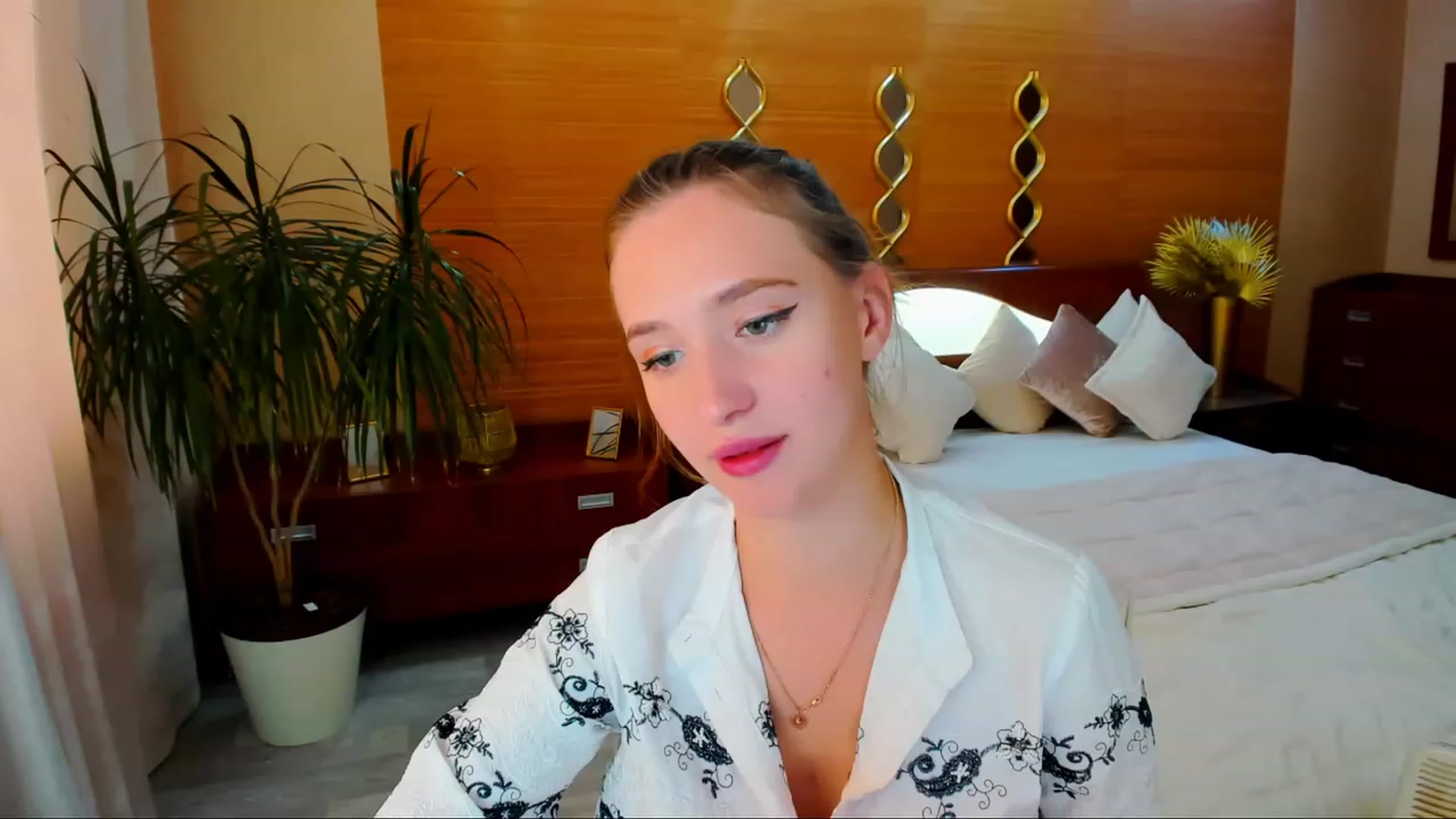 Gallery image thumbnail from WittyBunnyy's myfreecams stream on, 10/04/2023, 11:02 image 20 of 20