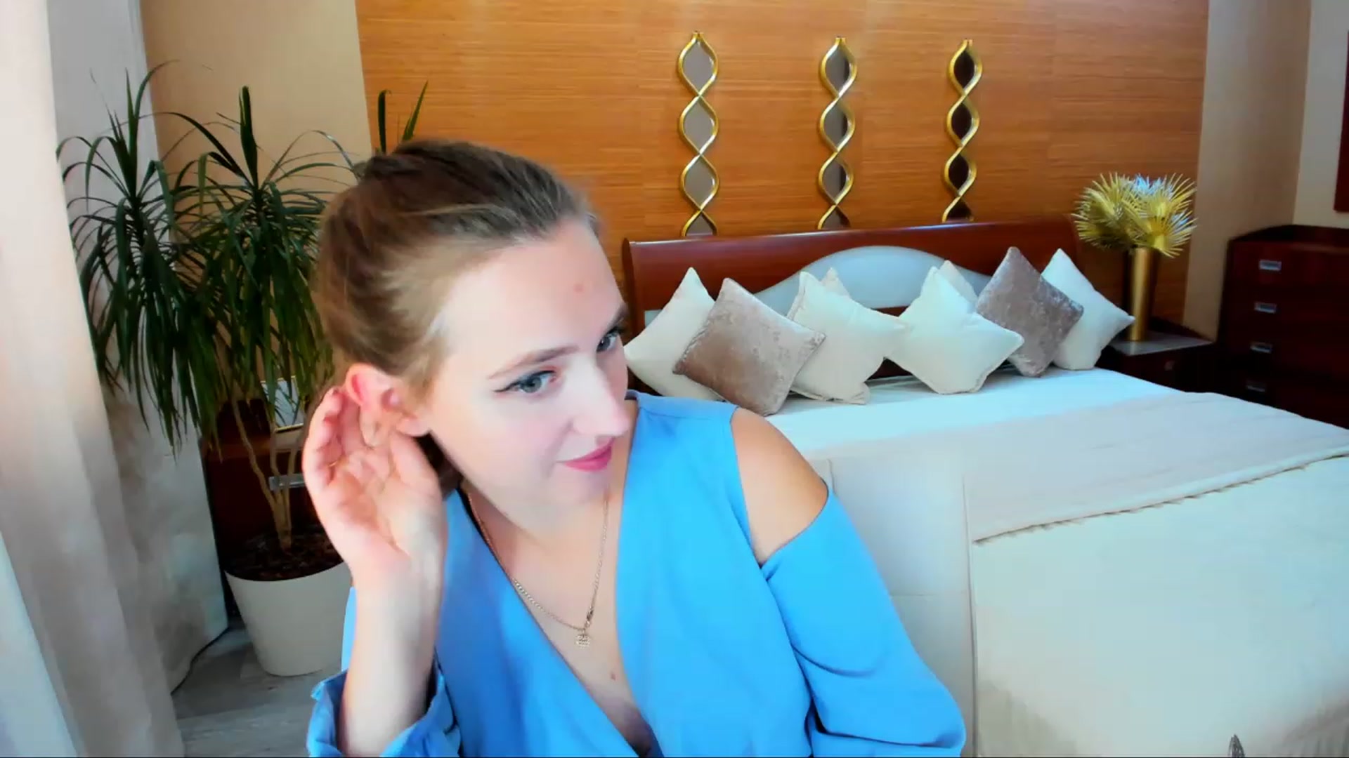 Gallery image thumbnail from WittyBunnyy's myfreecams stream on, 10/11/2023, 09:46 image 6 of 20