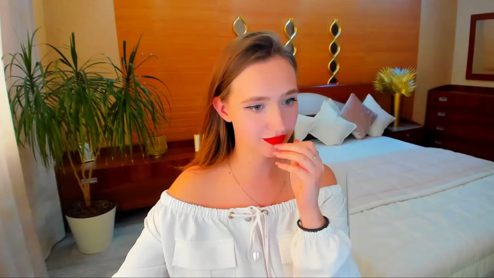 Gallery image thumbnail from WittyBunnyy's myfreecams stream on, 10/12/2023, 10:36 image 2 of 20