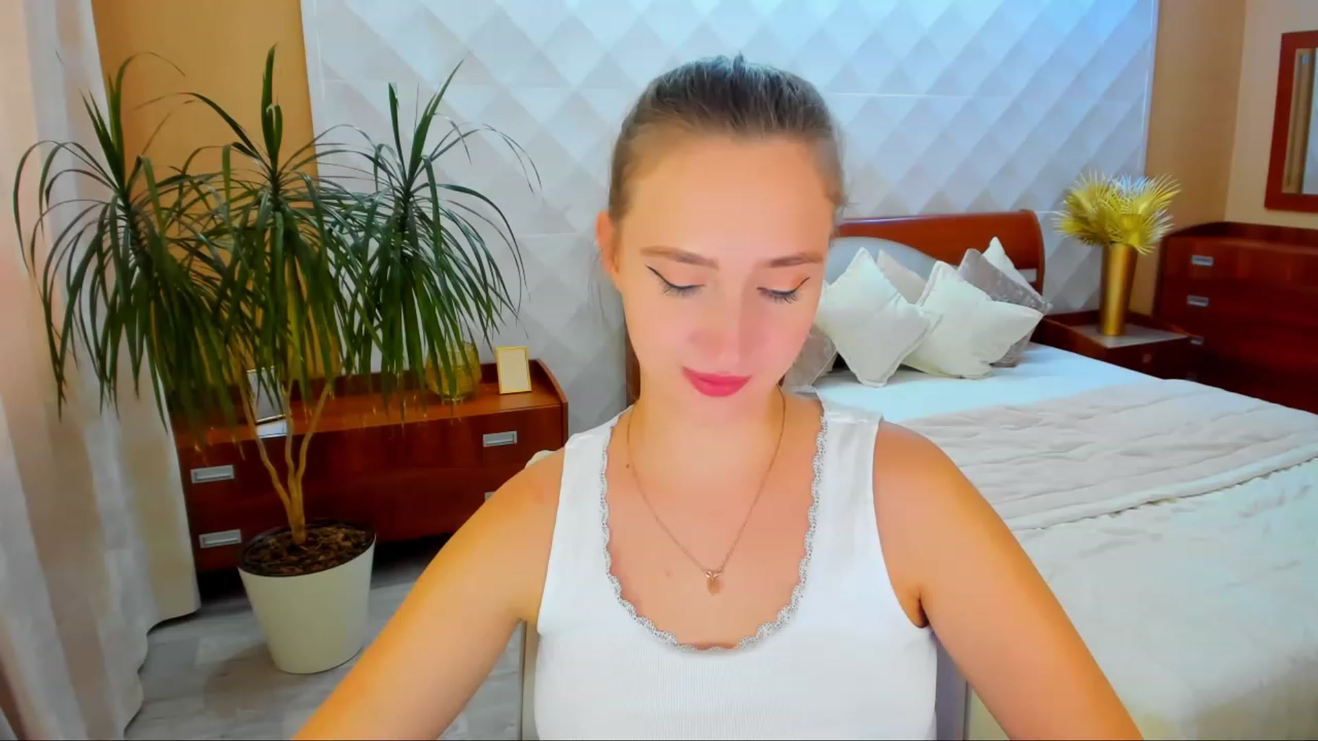 Gallery image thumbnail from WittyBunnyy's myfreecams stream on, 10/17/2023, 09:46 image 6 of 20