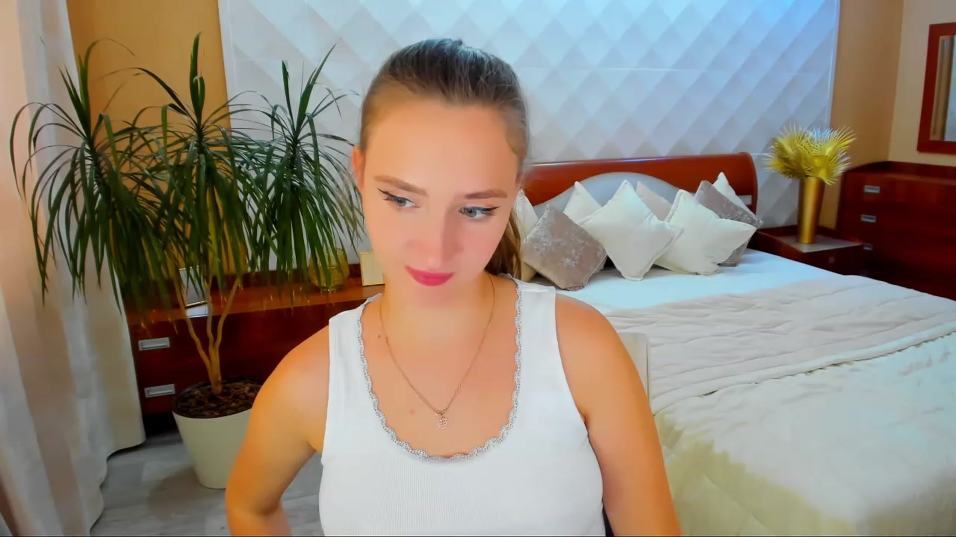 Gallery image thumbnail from WittyBunnyy's myfreecams stream on, 10/17/2023, 09:46 image 12 of 20