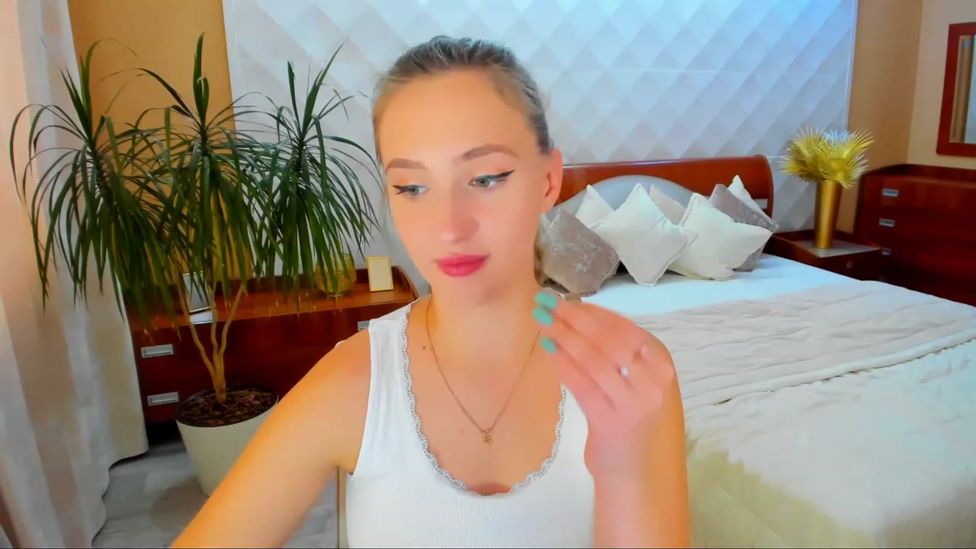 Gallery image thumbnail from WittyBunnyy's myfreecams stream on, 10/17/2023, 09:46 image 13 of 20
