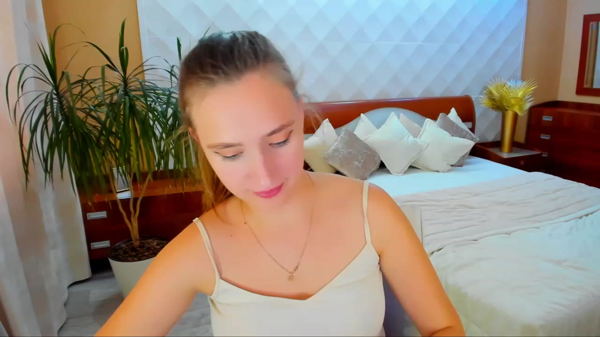 Gallery image thumbnail from WittyBunnyy's myfreecams stream on, 10/17/2023, 11:46 image 3 of 20