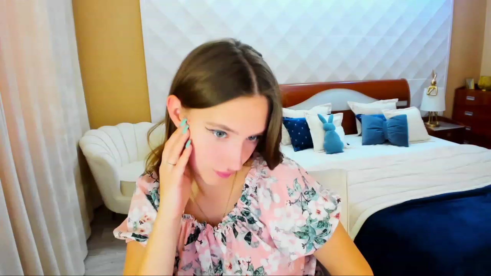 Gallery image thumbnail from WittyBunnyy's myfreecams stream on, 10/20/2023, 09:46 image 18 of 20