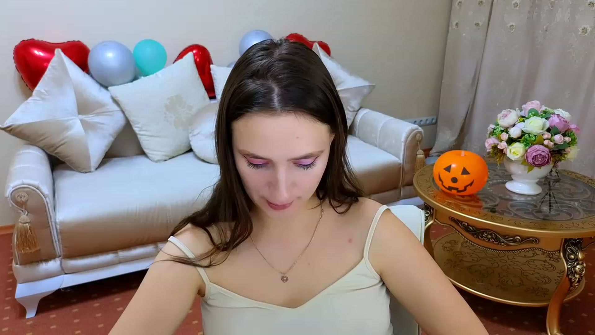 Gallery image thumbnail from WittyBunnyy's myfreecams stream on, 10/25/2023, 14:59 image 10 of 20