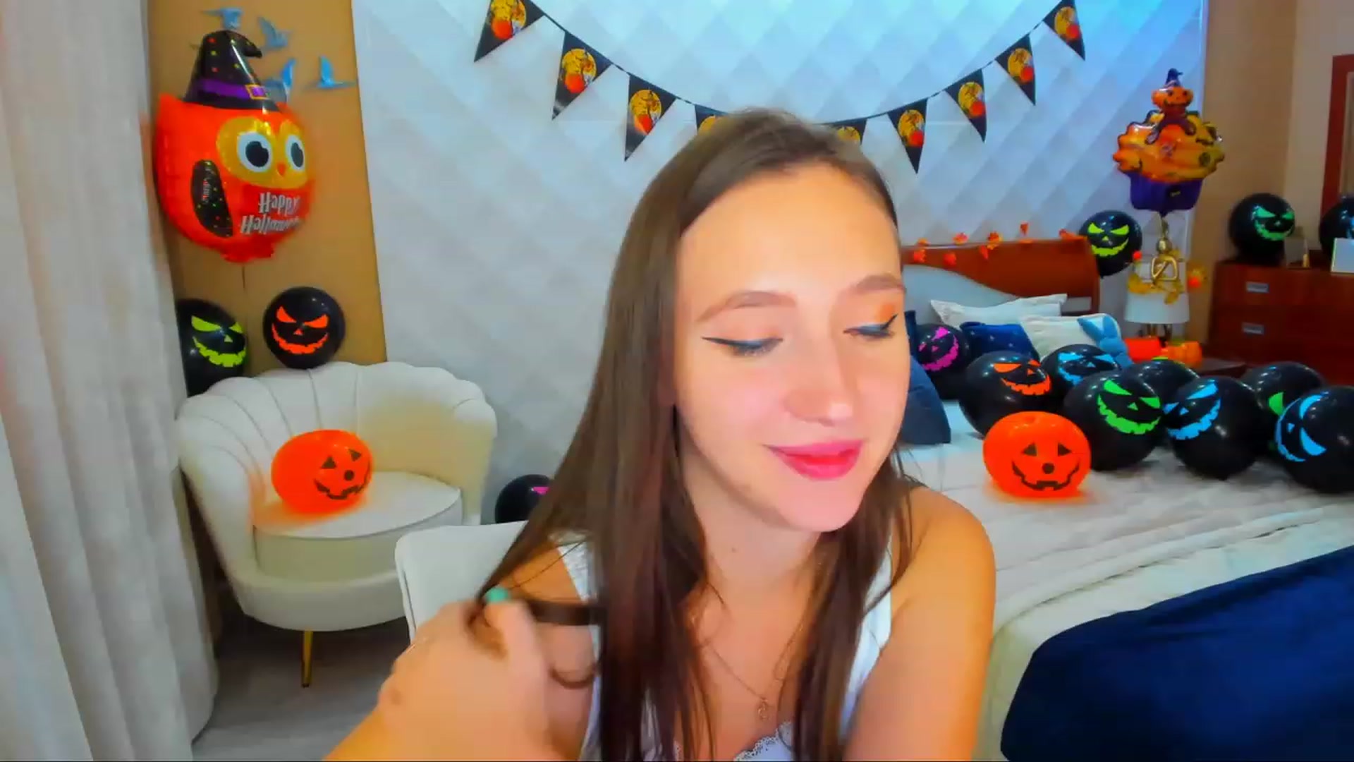 Gallery image thumbnail from WittyBunnyy's myfreecams stream on, 10/28/2023, 11:00 image 19 of 20