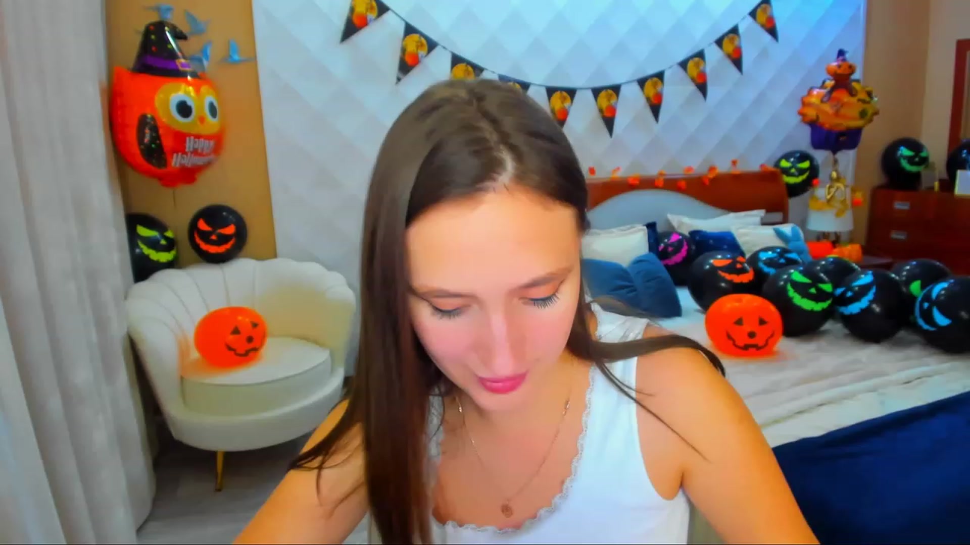 Gallery image thumbnail from WittyBunnyy's myfreecams stream on, 10/28/2023, 11:45 image 18 of 20