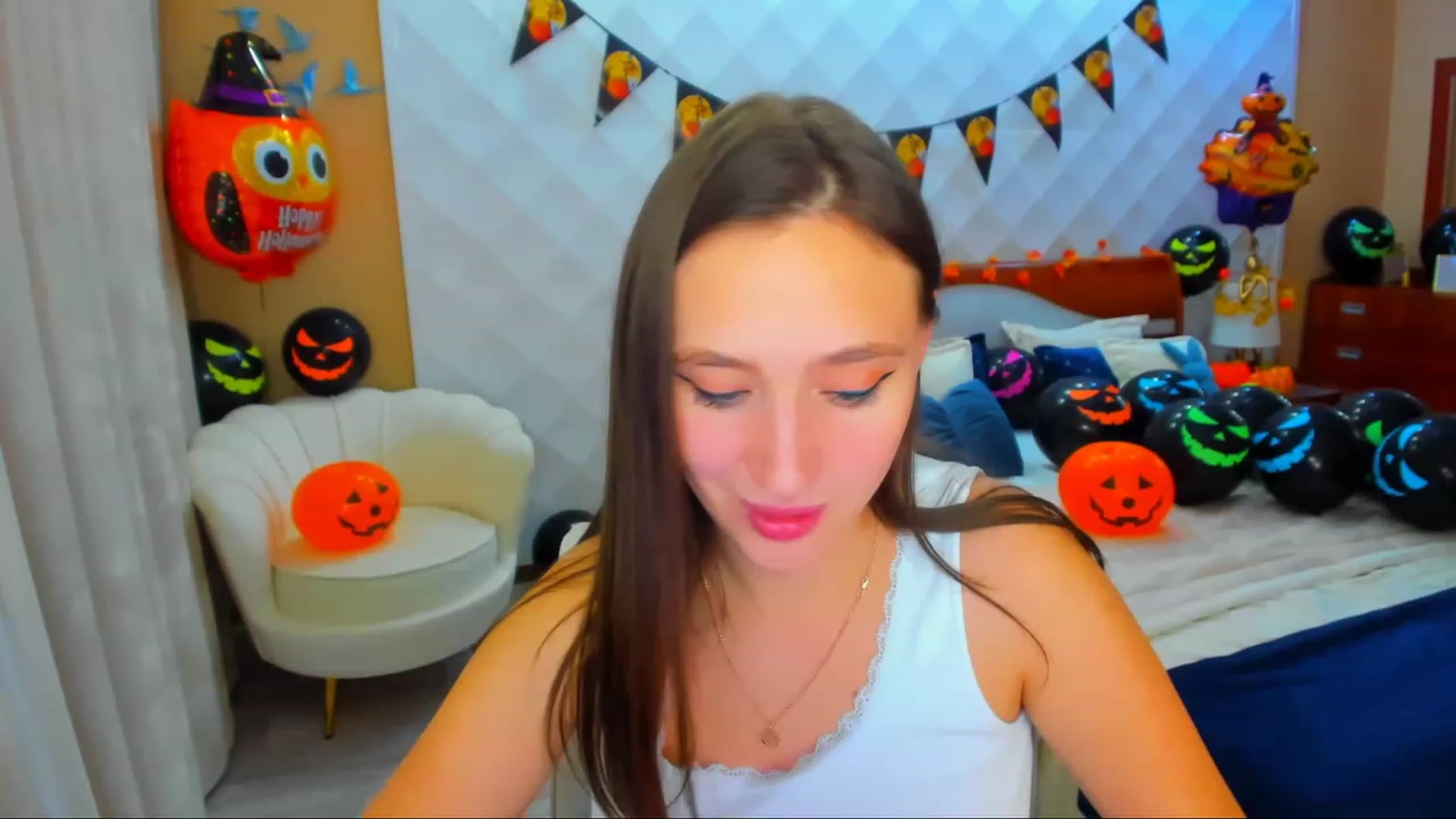 Gallery image thumbnail from WittyBunnyy's myfreecams stream on, 10/28/2023, 11:45 image 19 of 20