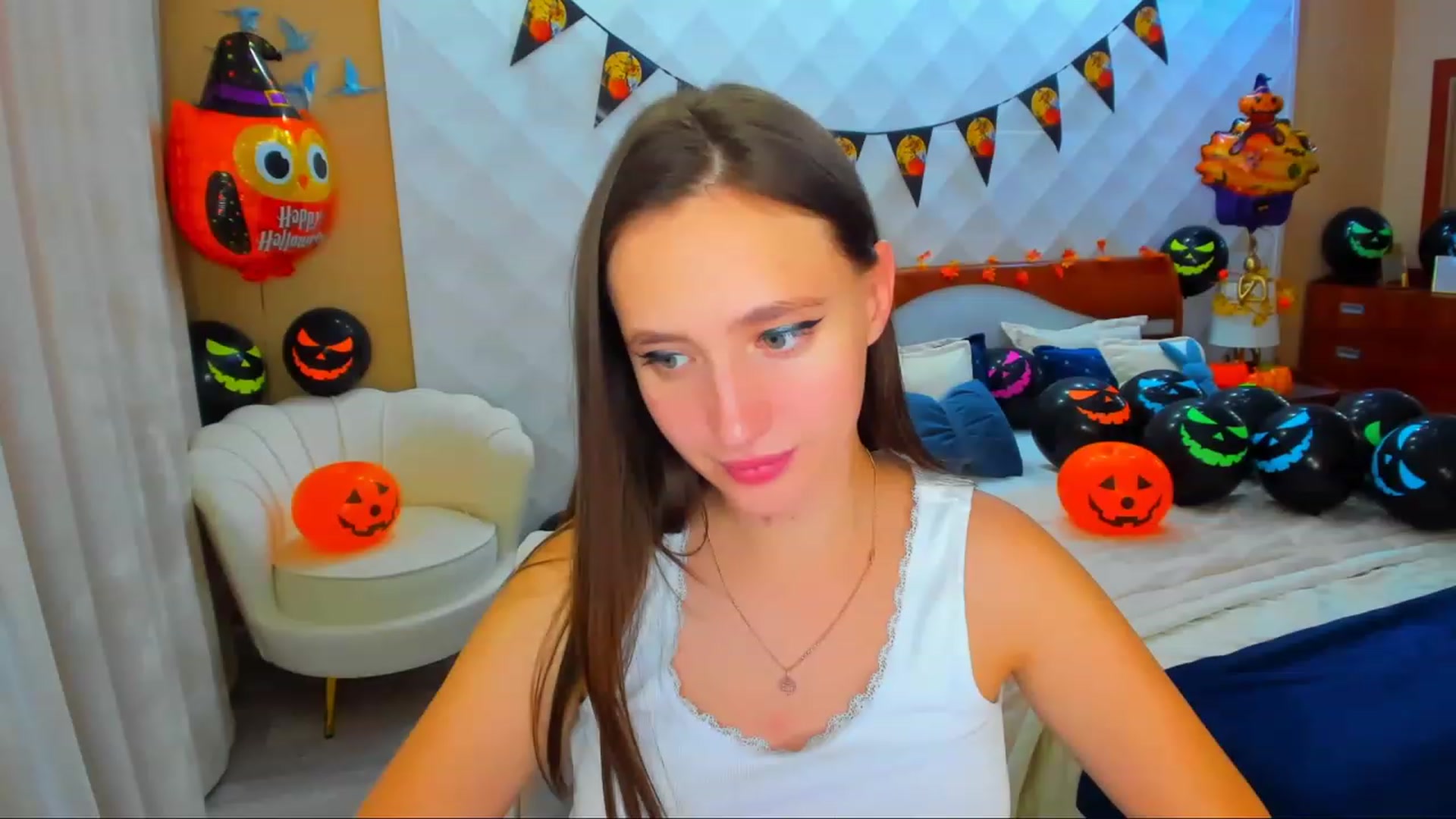 Gallery image thumbnail from WittyBunnyy's myfreecams stream on, 10/28/2023, 11:45 image 11 of 20