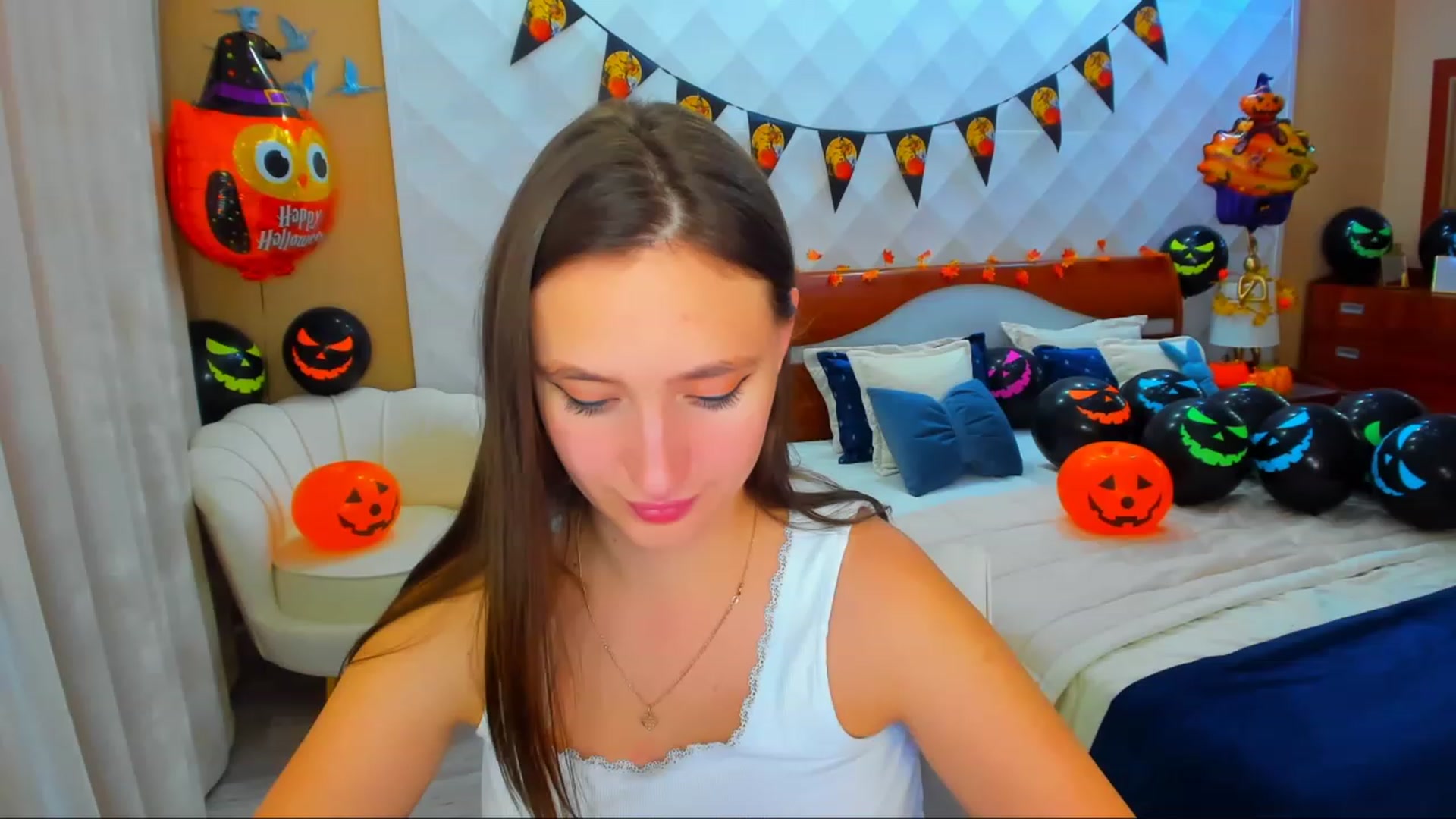 Gallery image thumbnail from WittyBunnyy's myfreecams stream on, 10/28/2023, 11:45 image 12 of 20