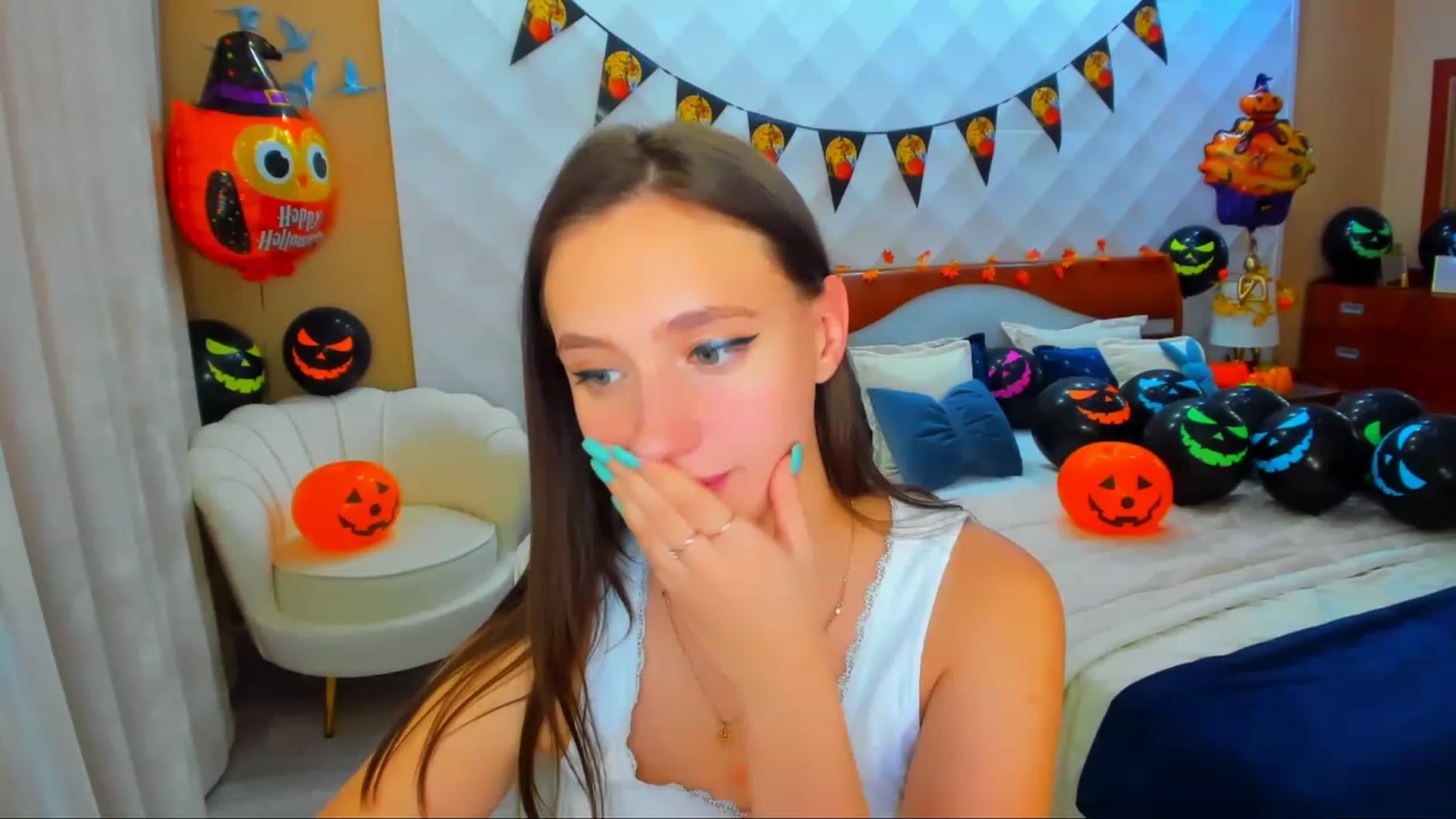 Gallery image thumbnail from WittyBunnyy's myfreecams stream on, 10/28/2023, 11:45 image 10 of 20