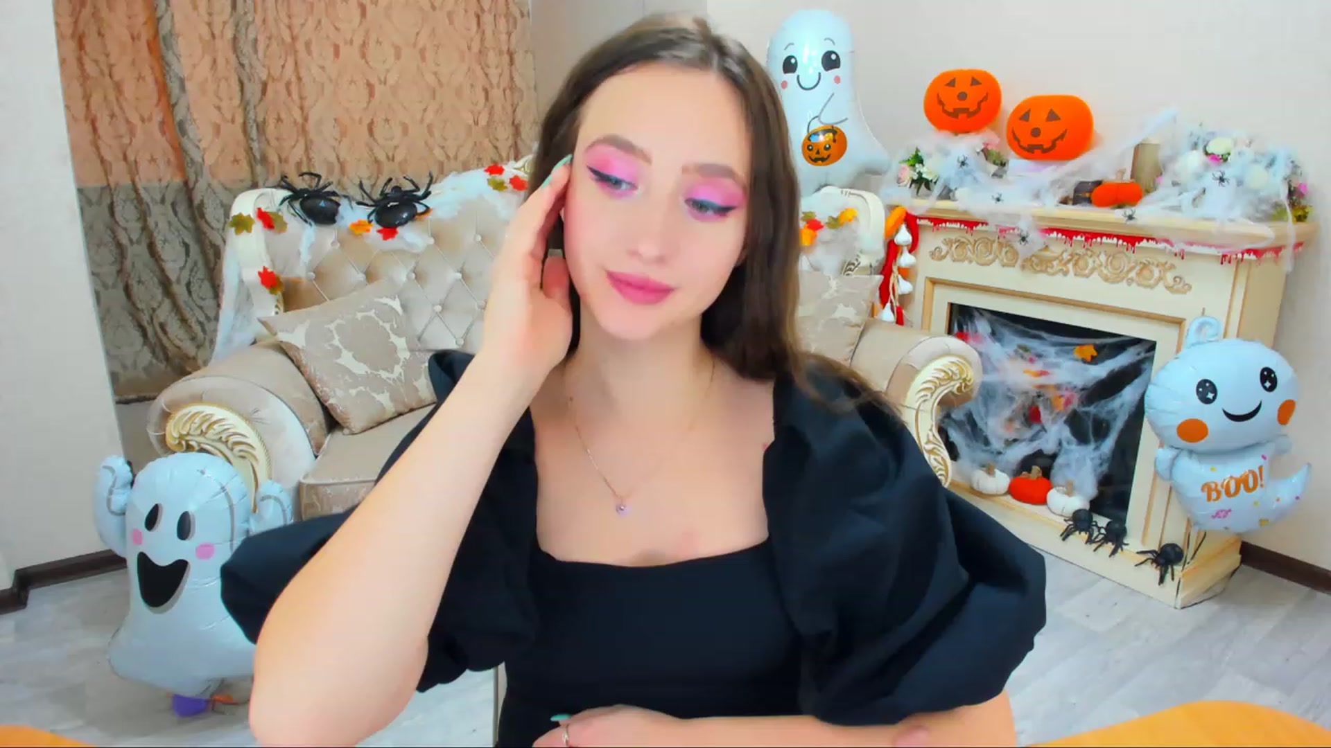 Gallery image thumbnail from WittyBunnyy's myfreecams stream on, 10/31/2023, 10:10 image 18 of 20