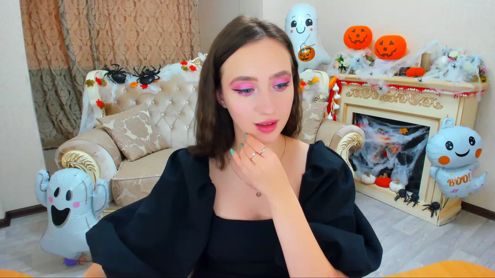 Gallery image thumbnail from WittyBunnyy's myfreecams stream on, 10/31/2023, 10:10 image 16 of 20