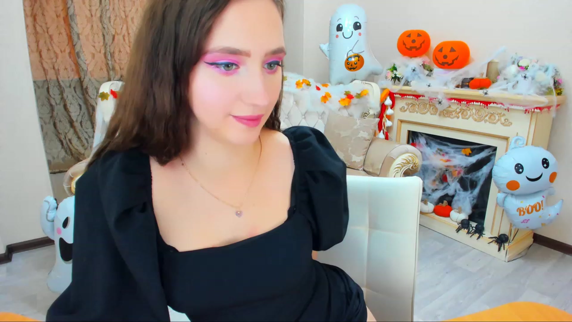 Gallery image thumbnail from WittyBunnyy's myfreecams stream on, 10/31/2023, 10:10 image 17 of 20
