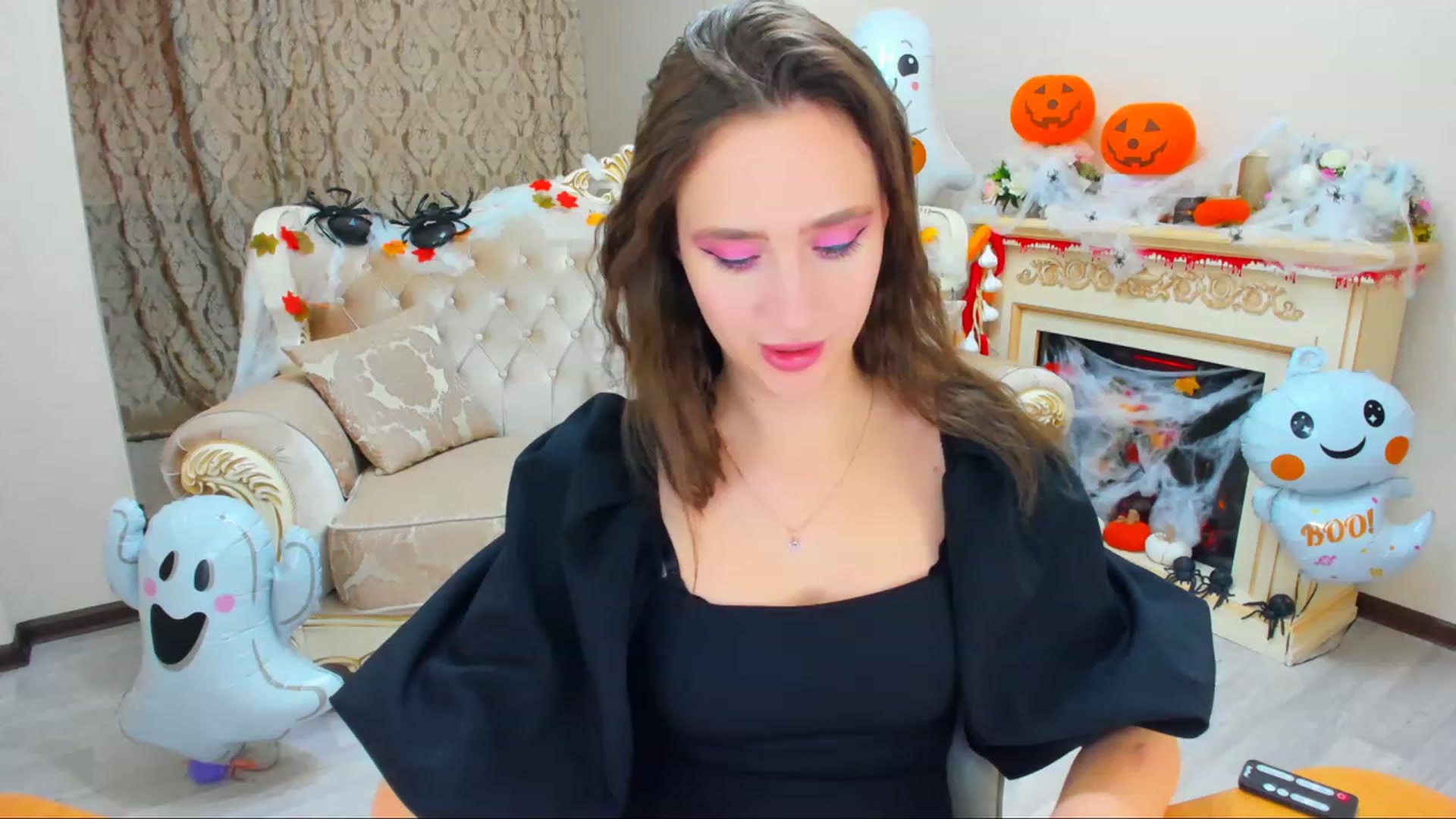 Gallery image thumbnail from WittyBunnyy's myfreecams stream on, 10/31/2023, 10:48 image 15 of 20