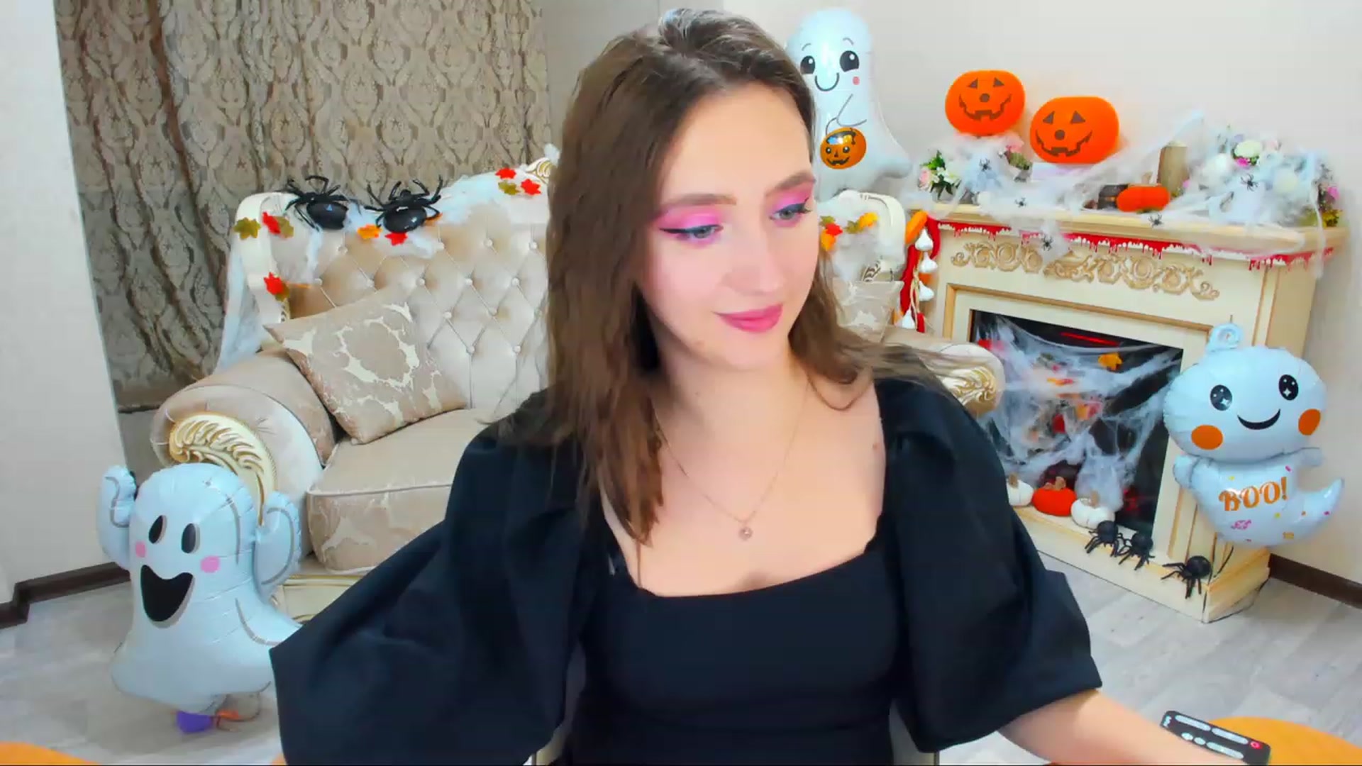 Gallery image thumbnail from WittyBunnyy's myfreecams stream on, 10/31/2023, 10:48 image 16 of 20