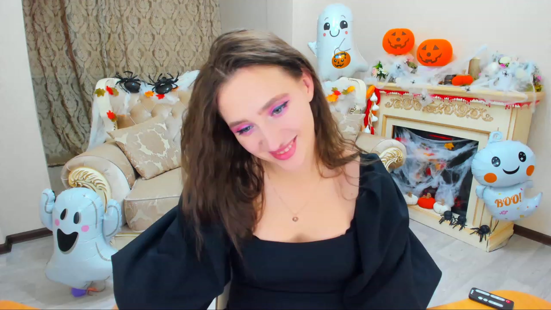Gallery image thumbnail from WittyBunnyy's myfreecams stream on, 10/31/2023, 10:48 image 17 of 20