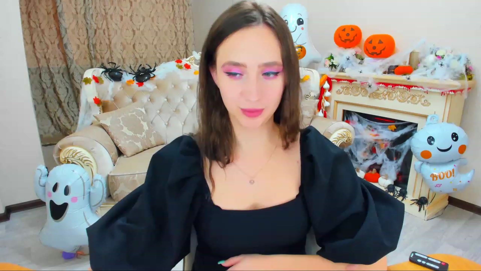 Gallery image thumbnail from WittyBunnyy's myfreecams stream on, 10/31/2023, 10:48 image 10 of 20
