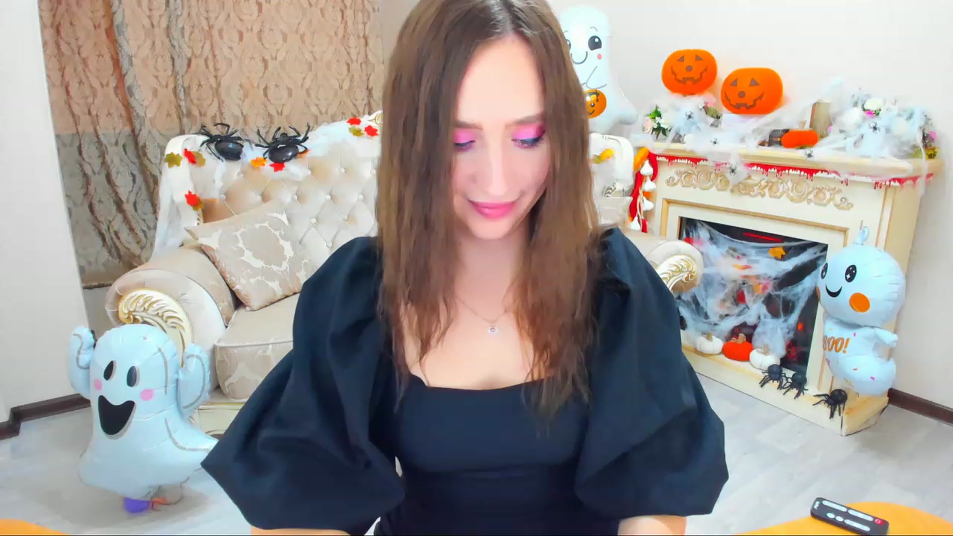 Gallery image thumbnail from WittyBunnyy's myfreecams stream on, 10/31/2023, 10:48 image 9 of 20